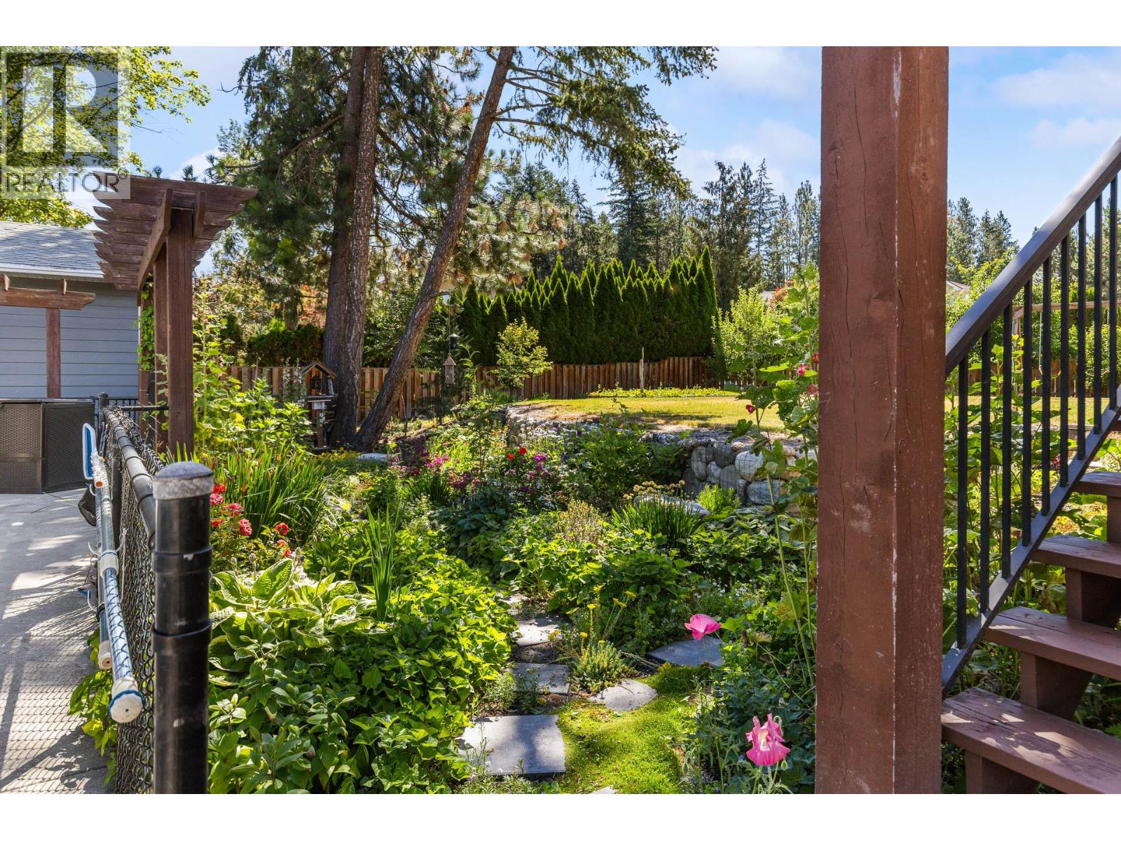 4015 Mahonia Drive
