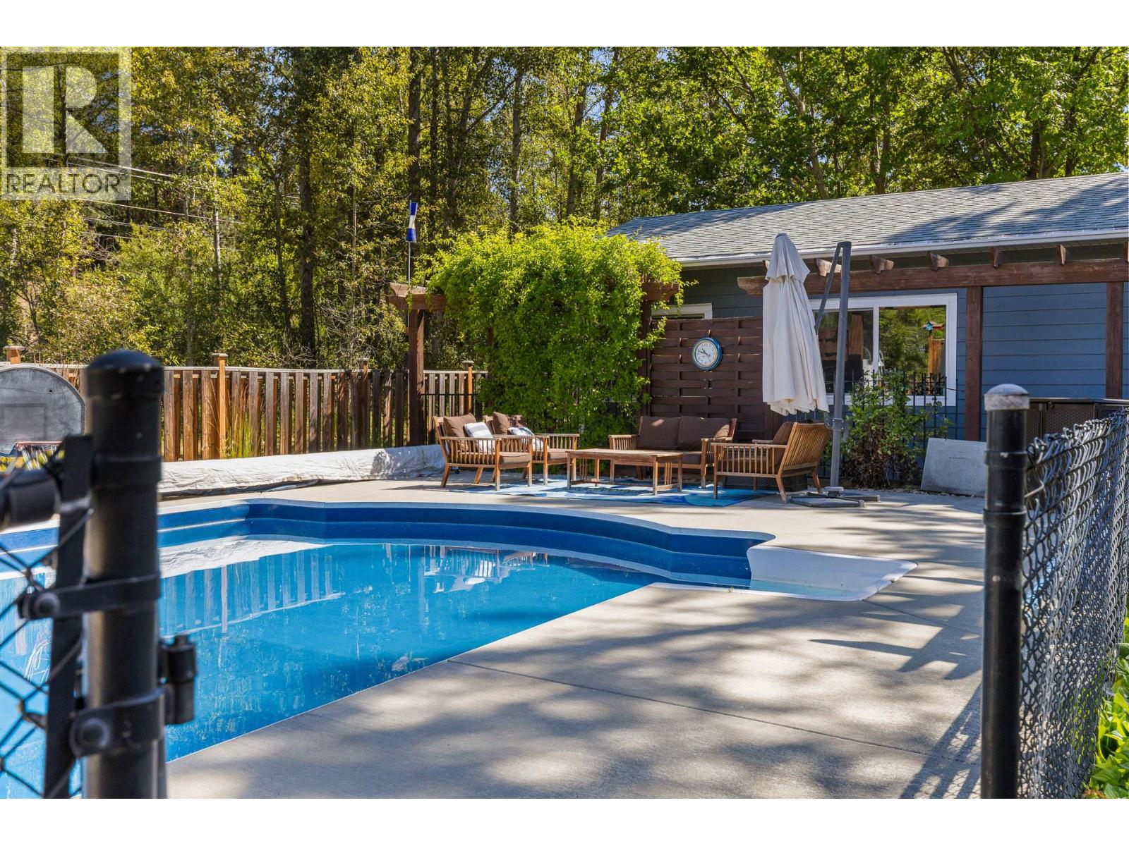 4015 Mahonia Drive