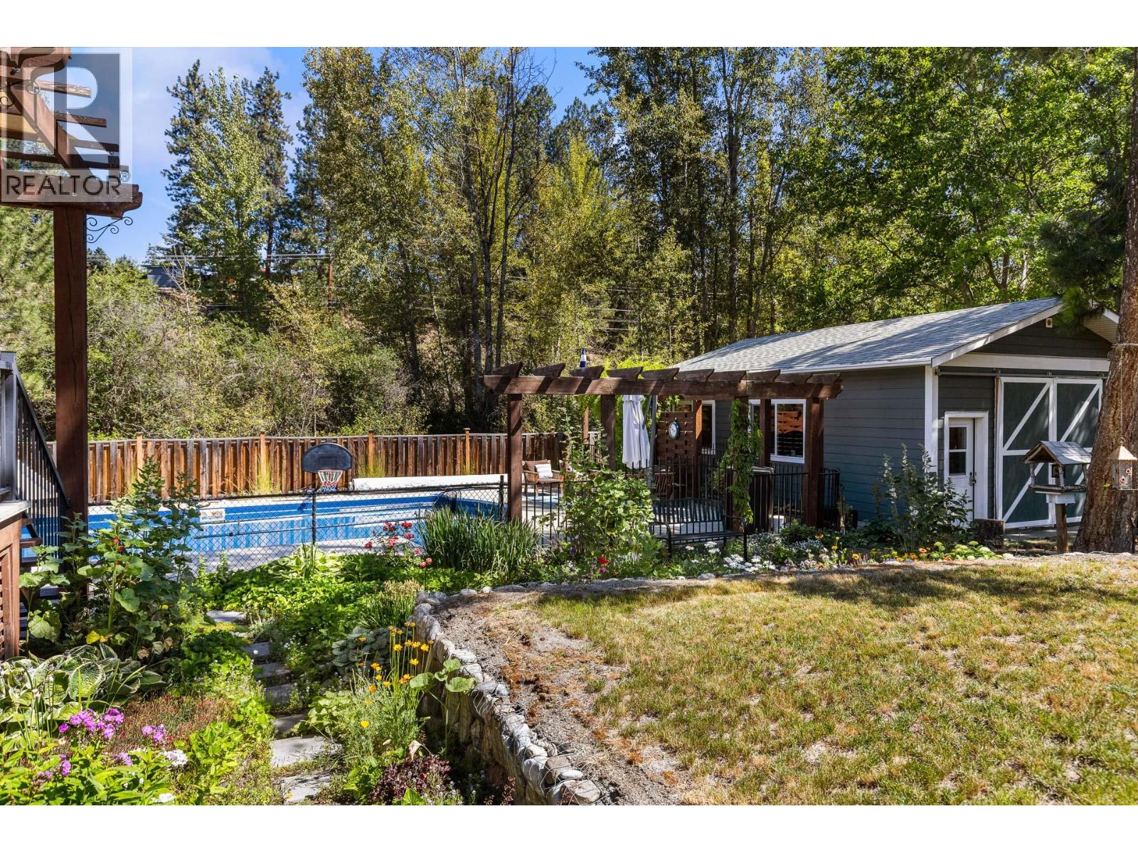 4015 Mahonia Drive