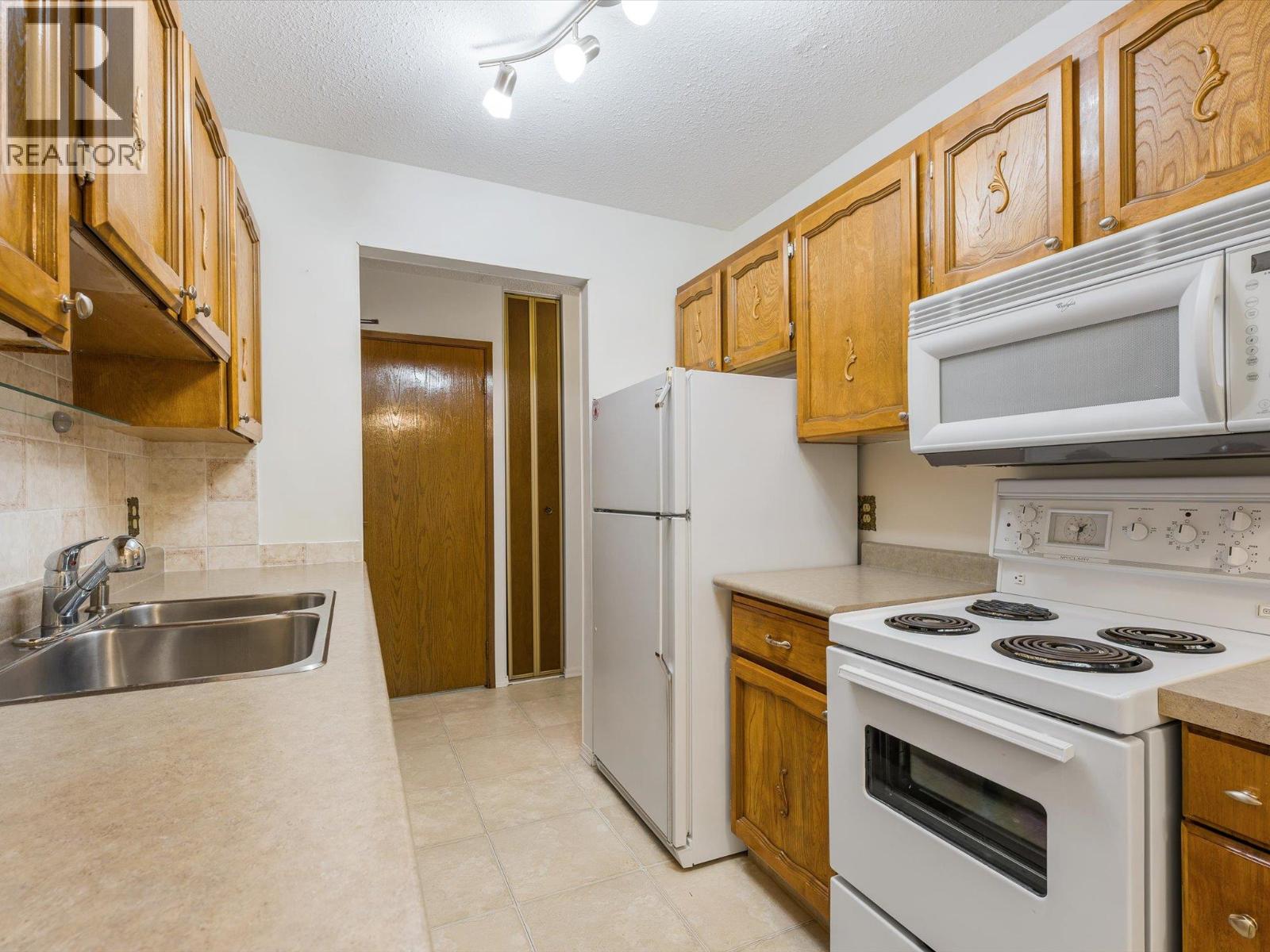 1565 Noble Court Unit# 106