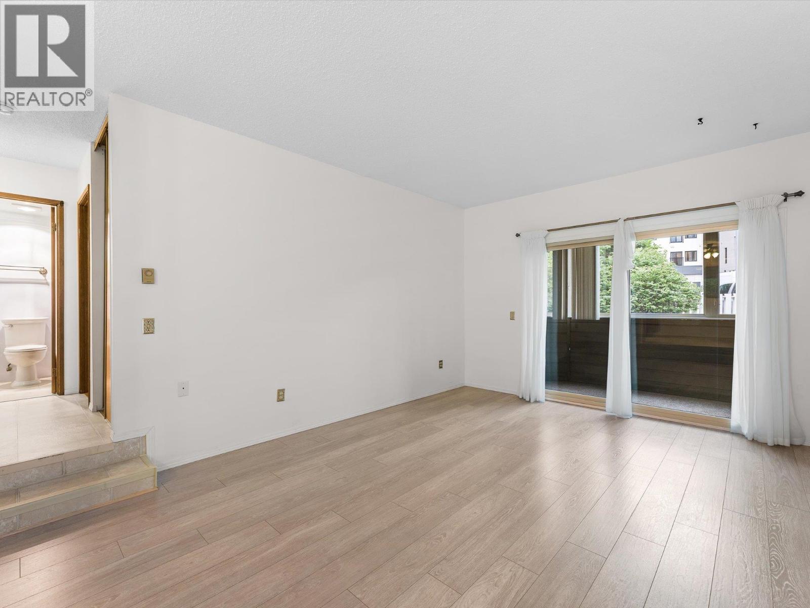 1565 Noble Court Unit# 106