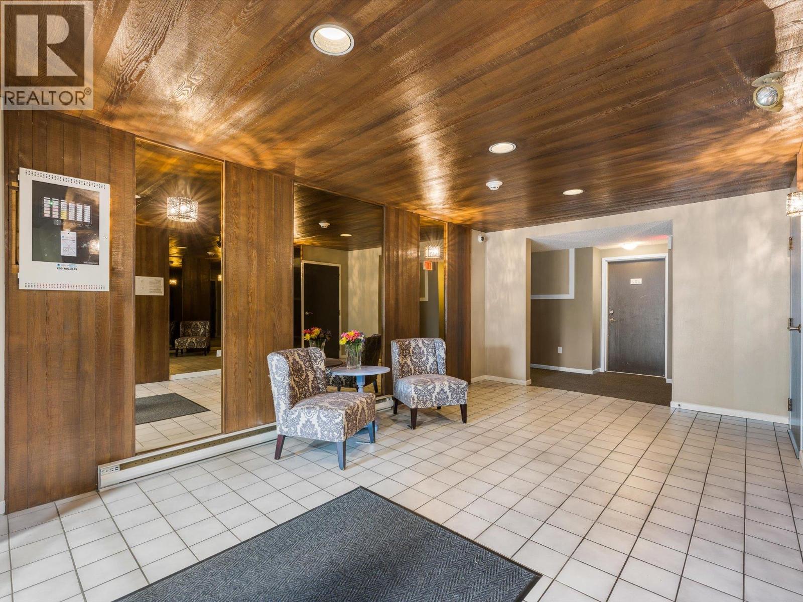 1565 Noble Court Unit# 106