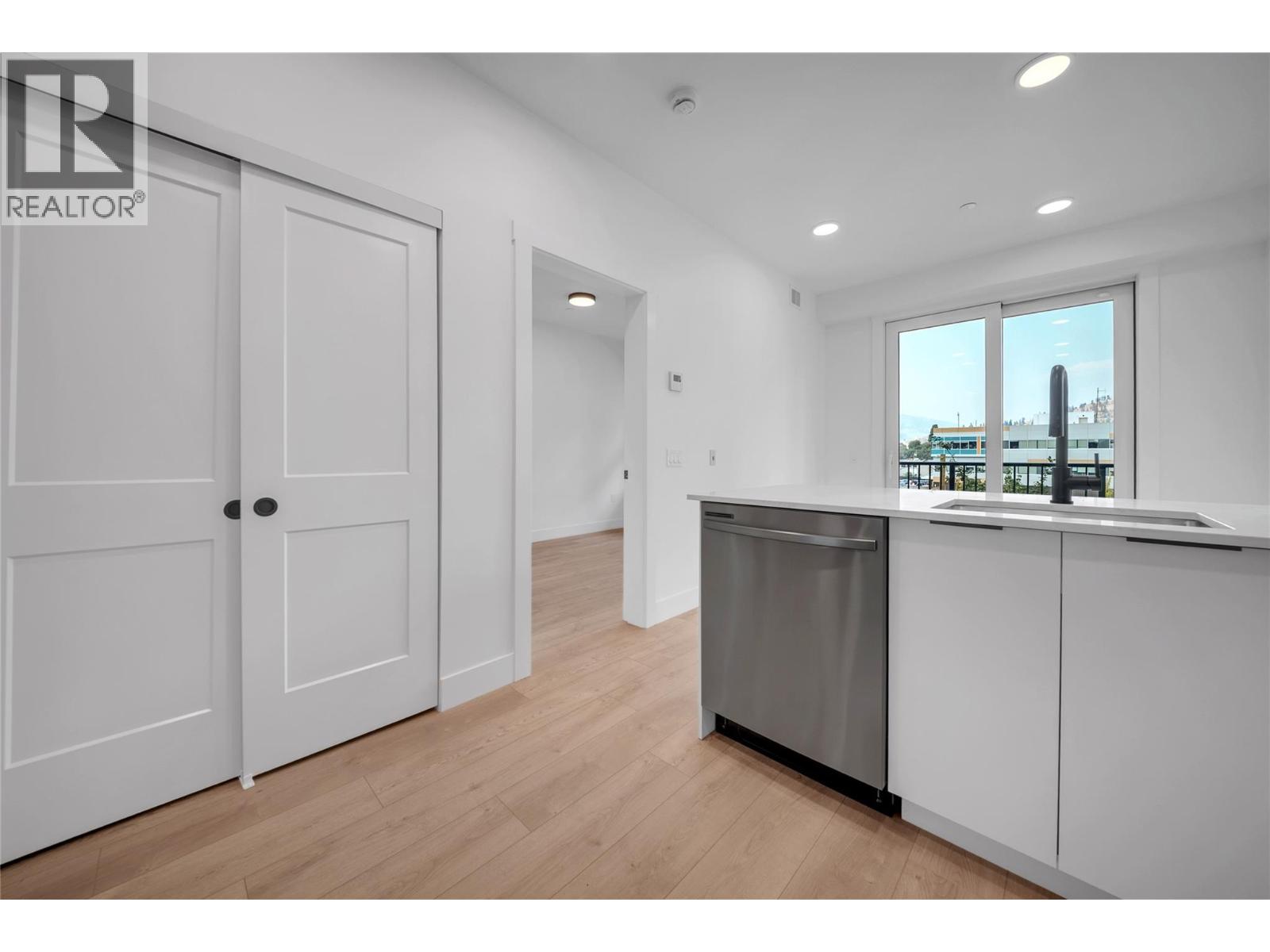 620 Coronation Avenue Unit# 312