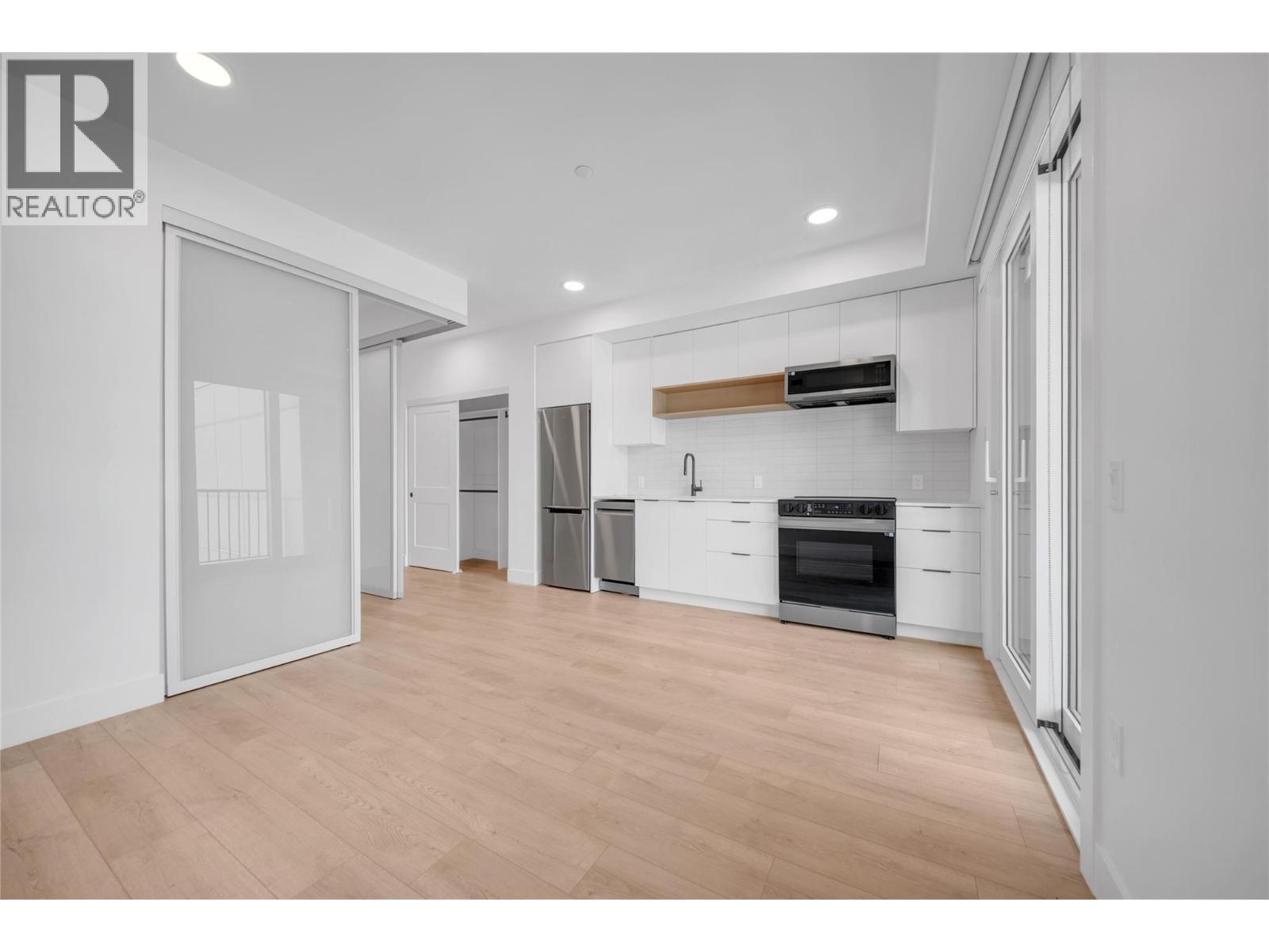 620 Coronation Avenue Unit# 409