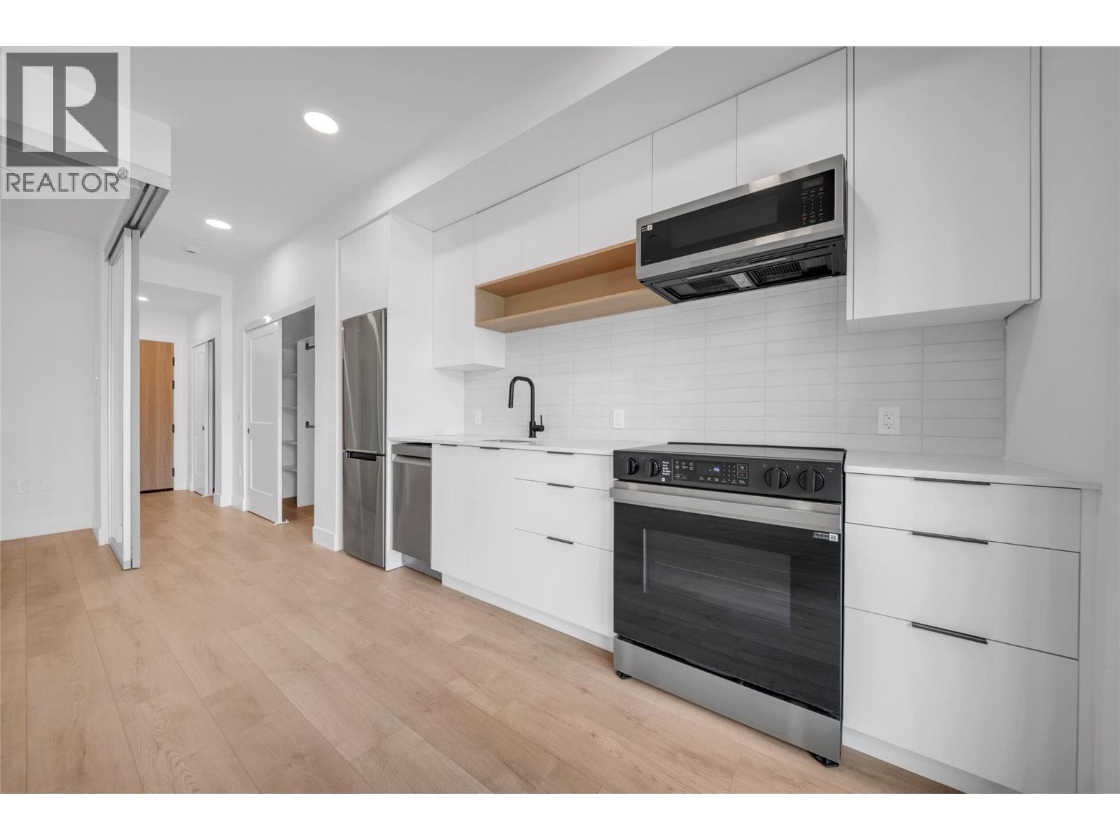 620 Coronation Avenue Unit# 409