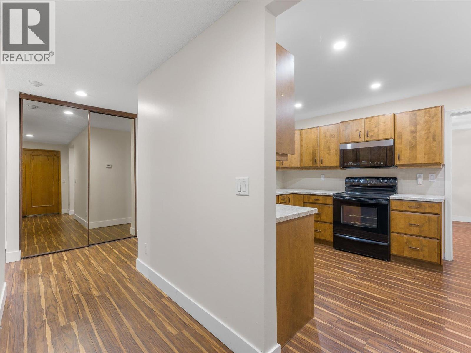 539 Sutherland Avenue Unit# 106