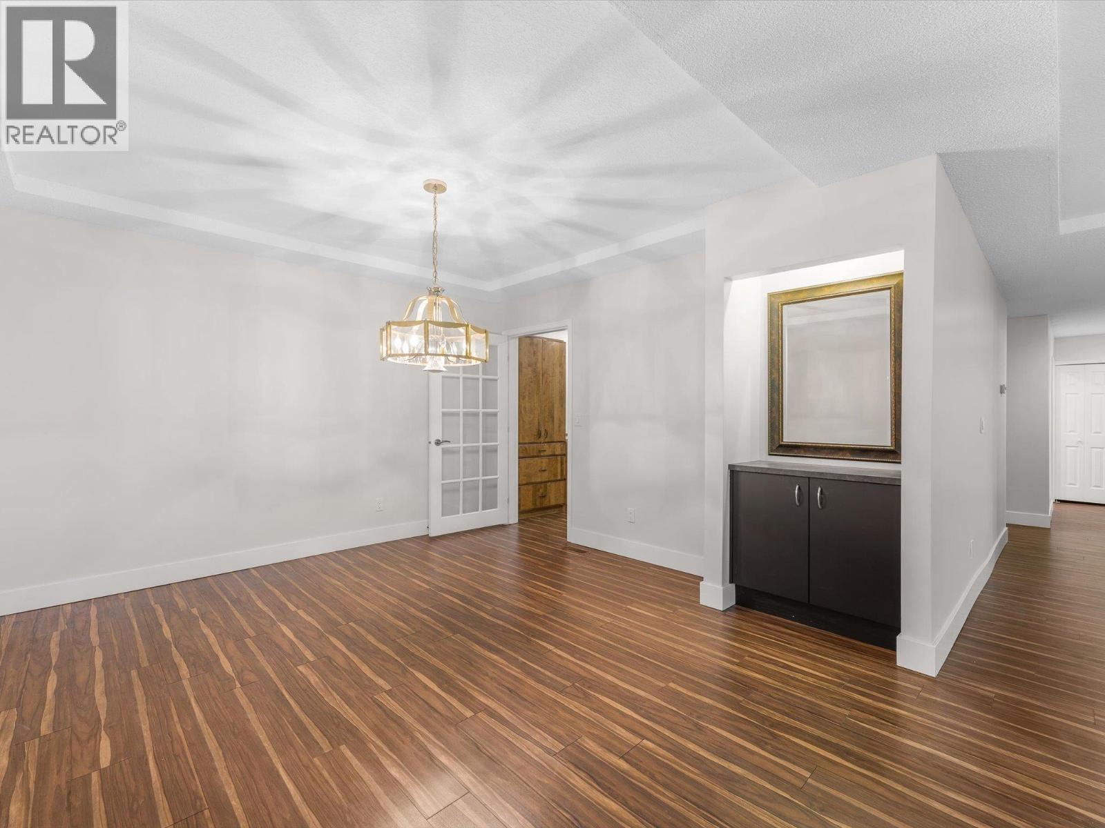 539 Sutherland Avenue Unit# 106