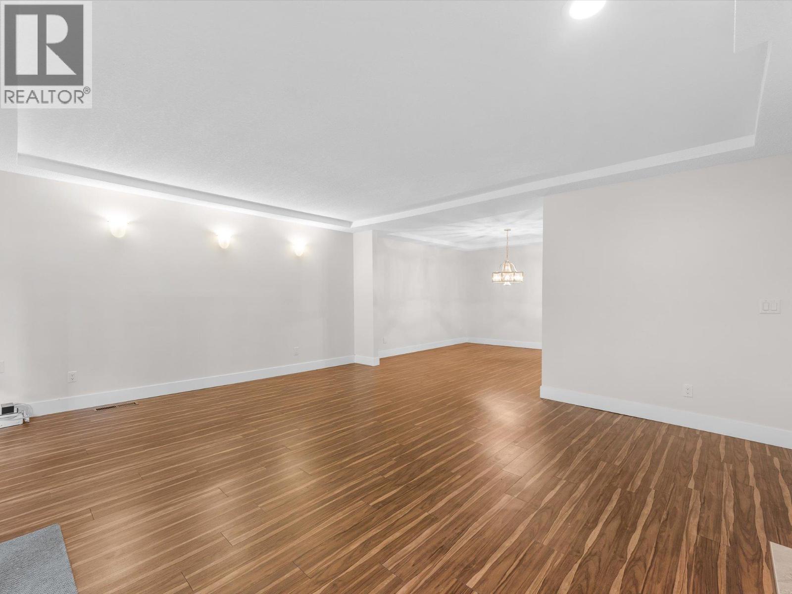 539 Sutherland Avenue Unit# 106