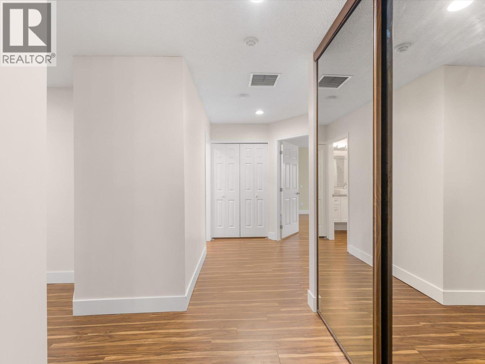 539 Sutherland Avenue Unit# 106