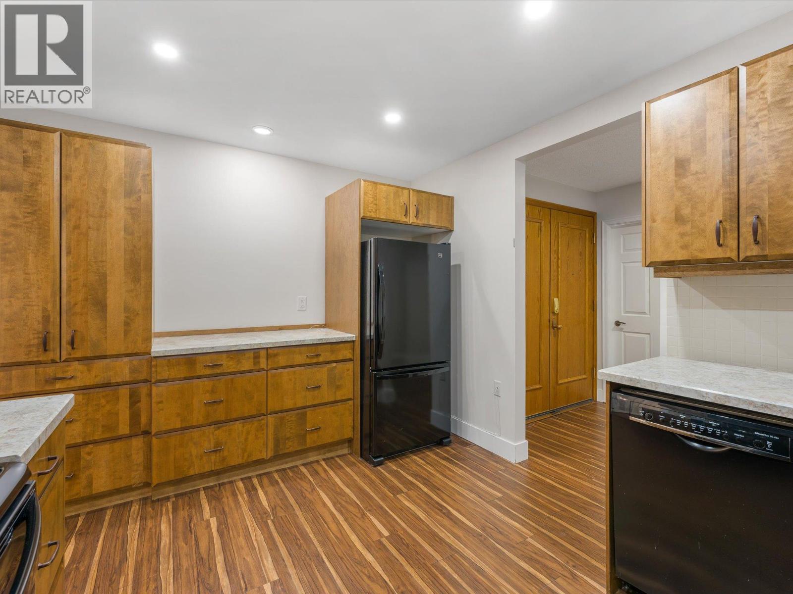 539 Sutherland Avenue Unit# 106