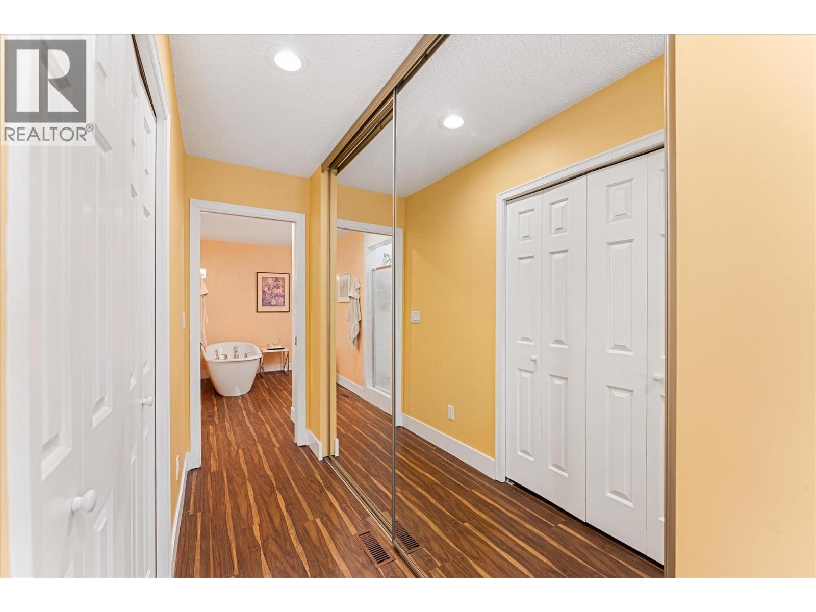 539 Sutherland Avenue Unit# 106