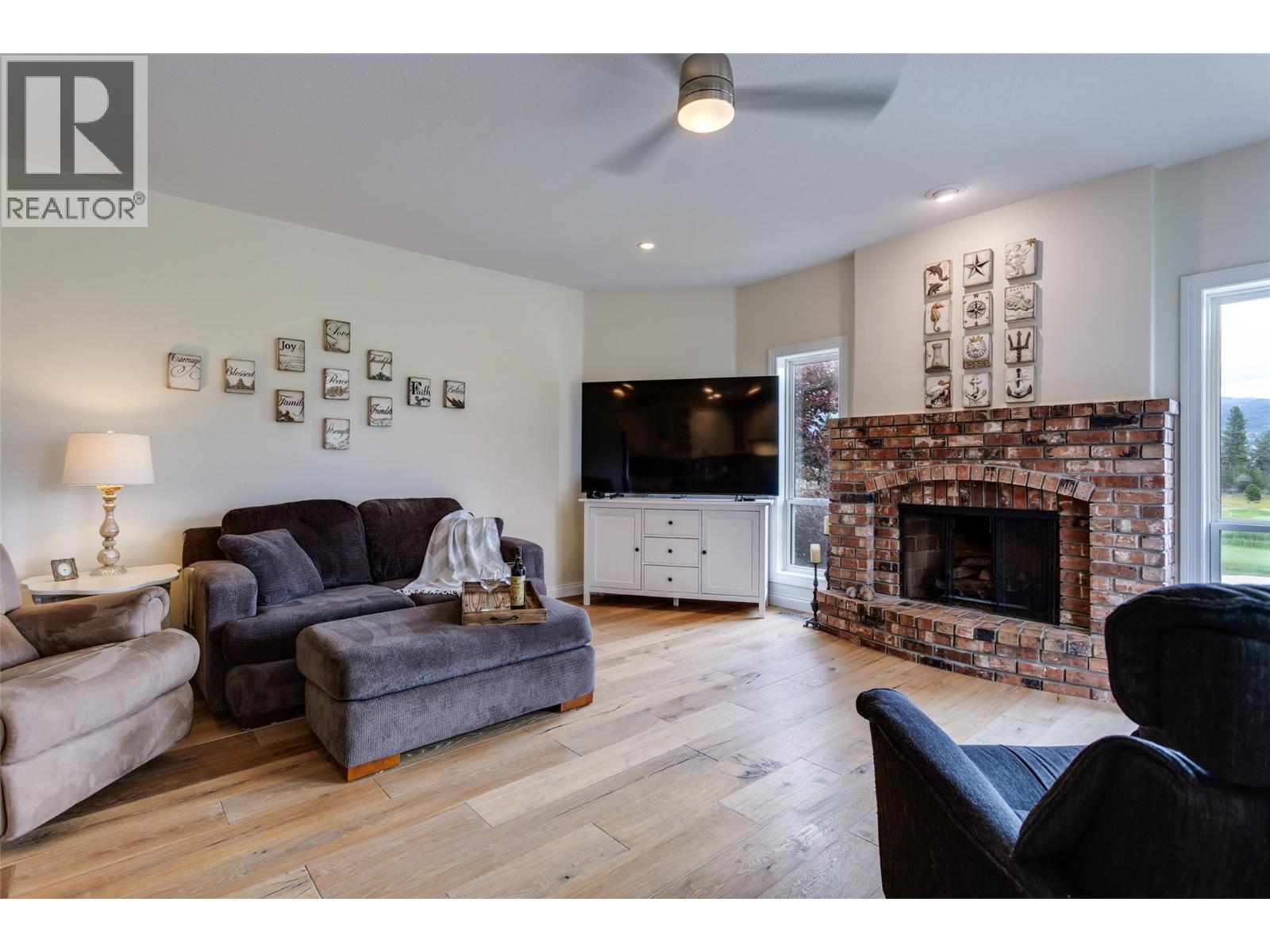 3080 Quail Crescent