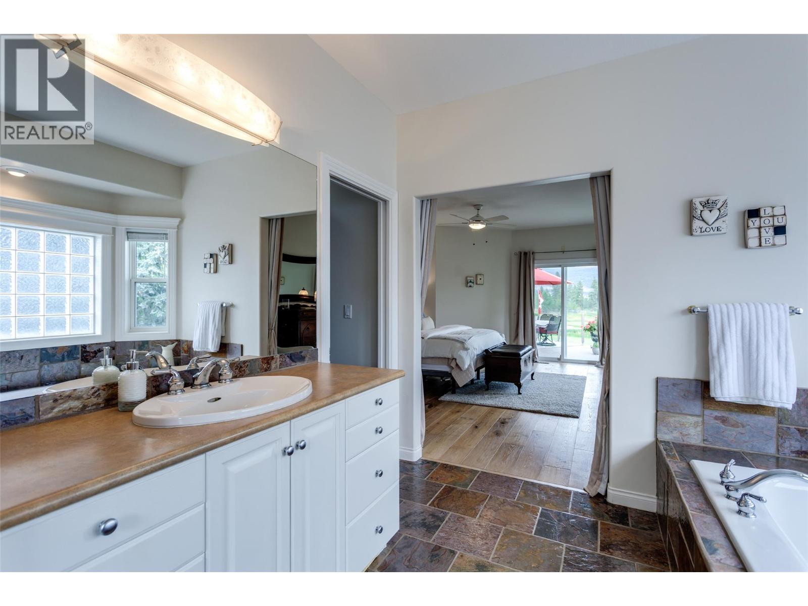 3080 Quail Crescent