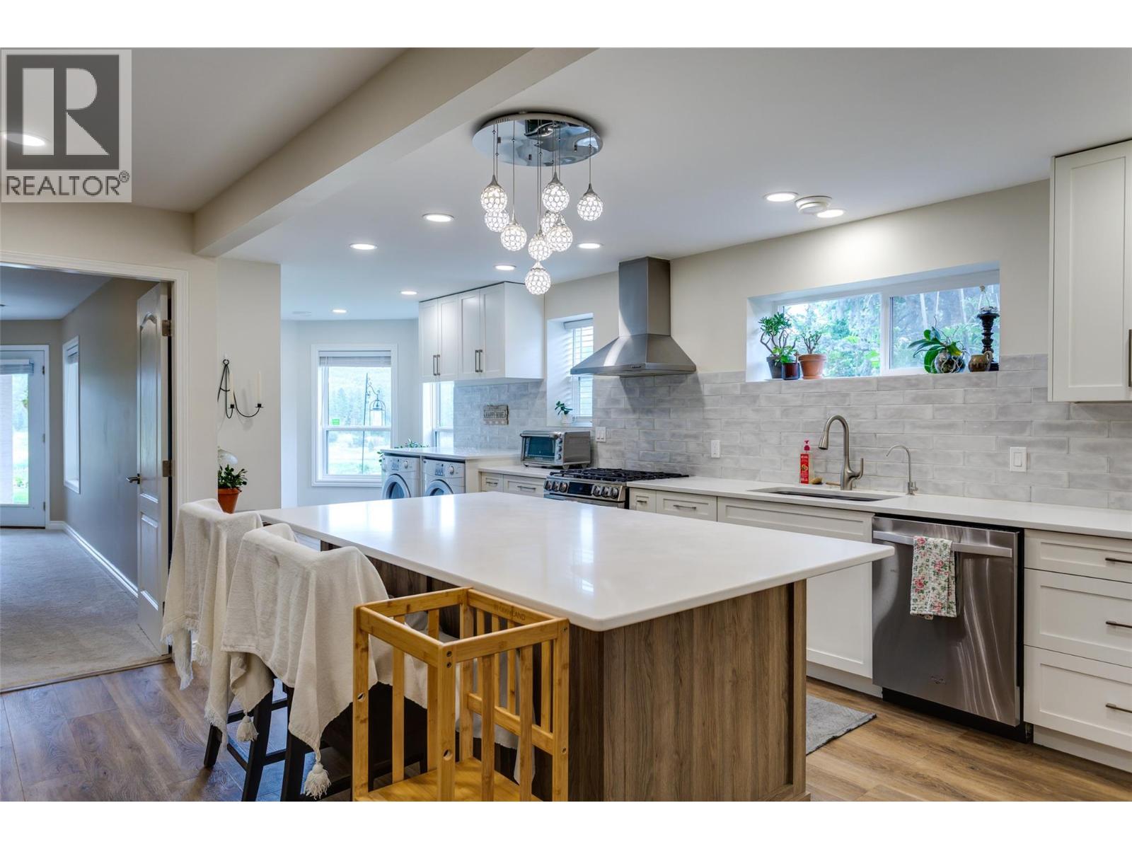 3080 Quail Crescent