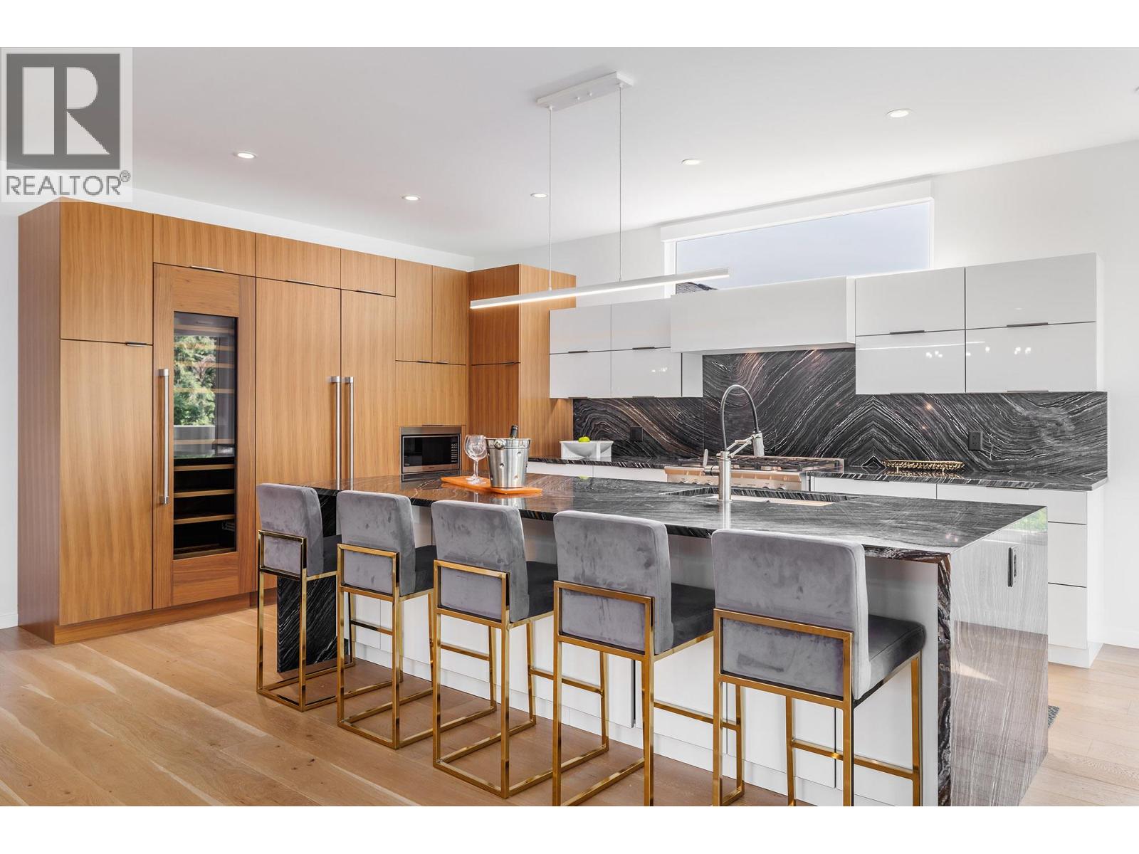 2630 Bath Street Unit# 201