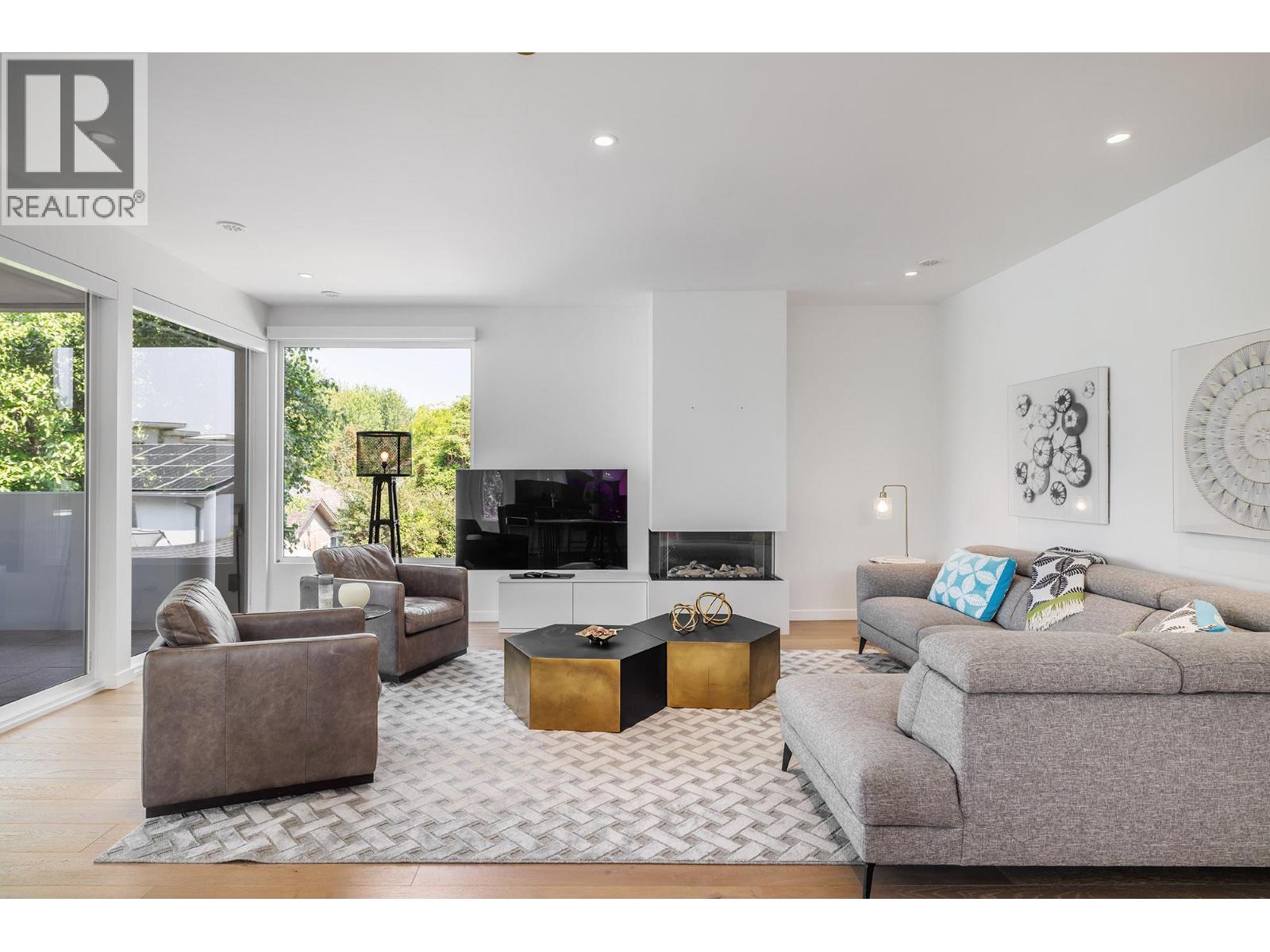 2630 Bath Street Unit# 201