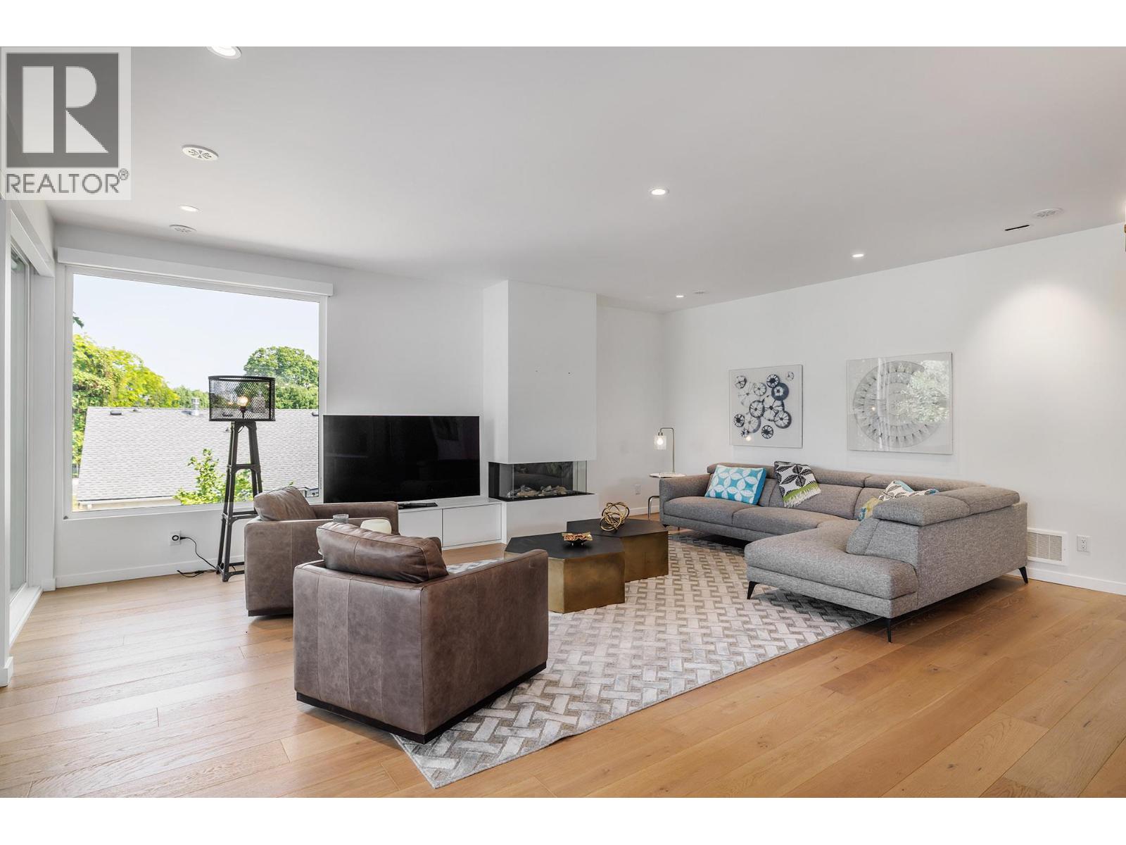 2630 Bath Street Unit# 201