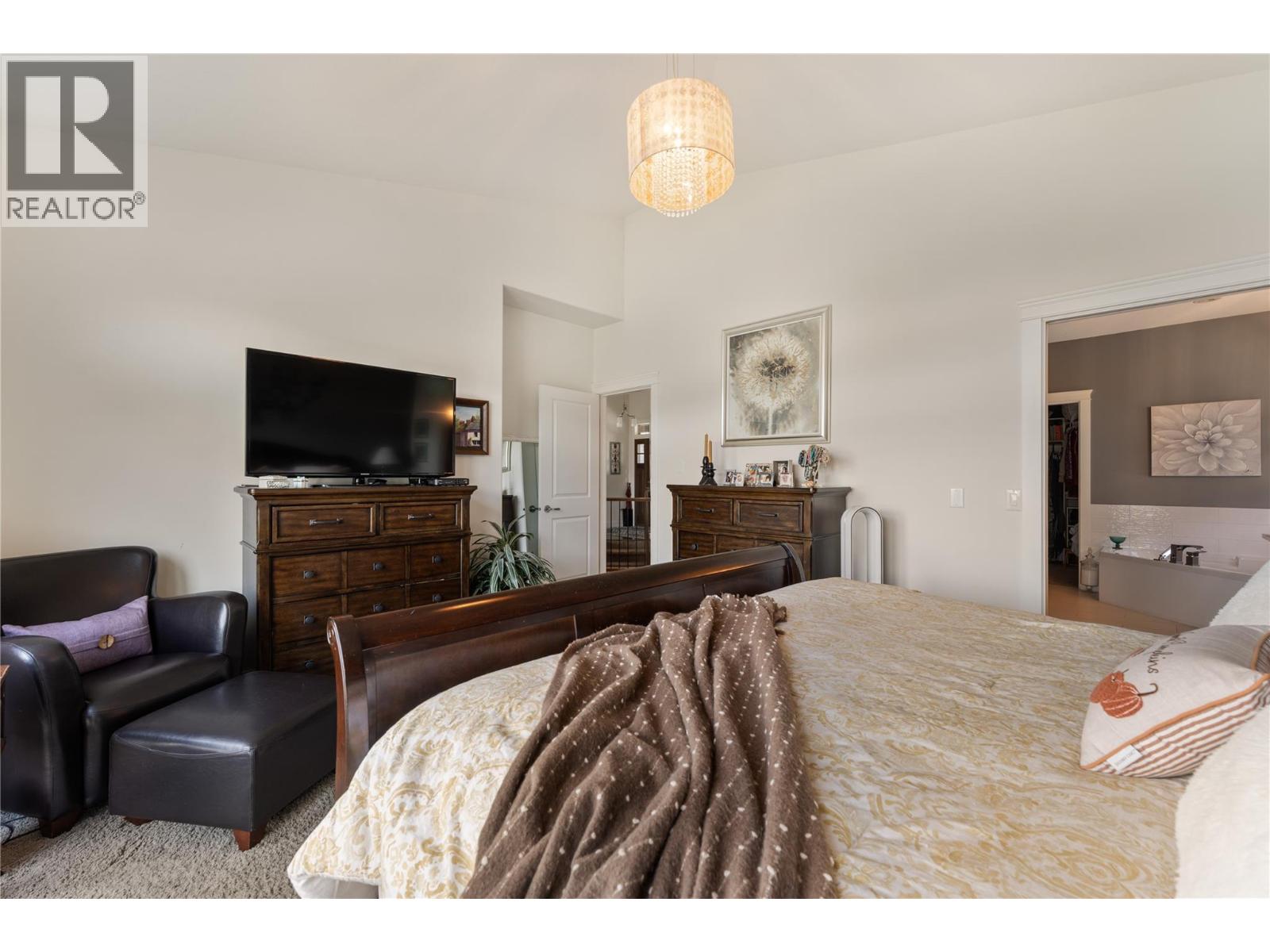 13011 East Ridge Drive
