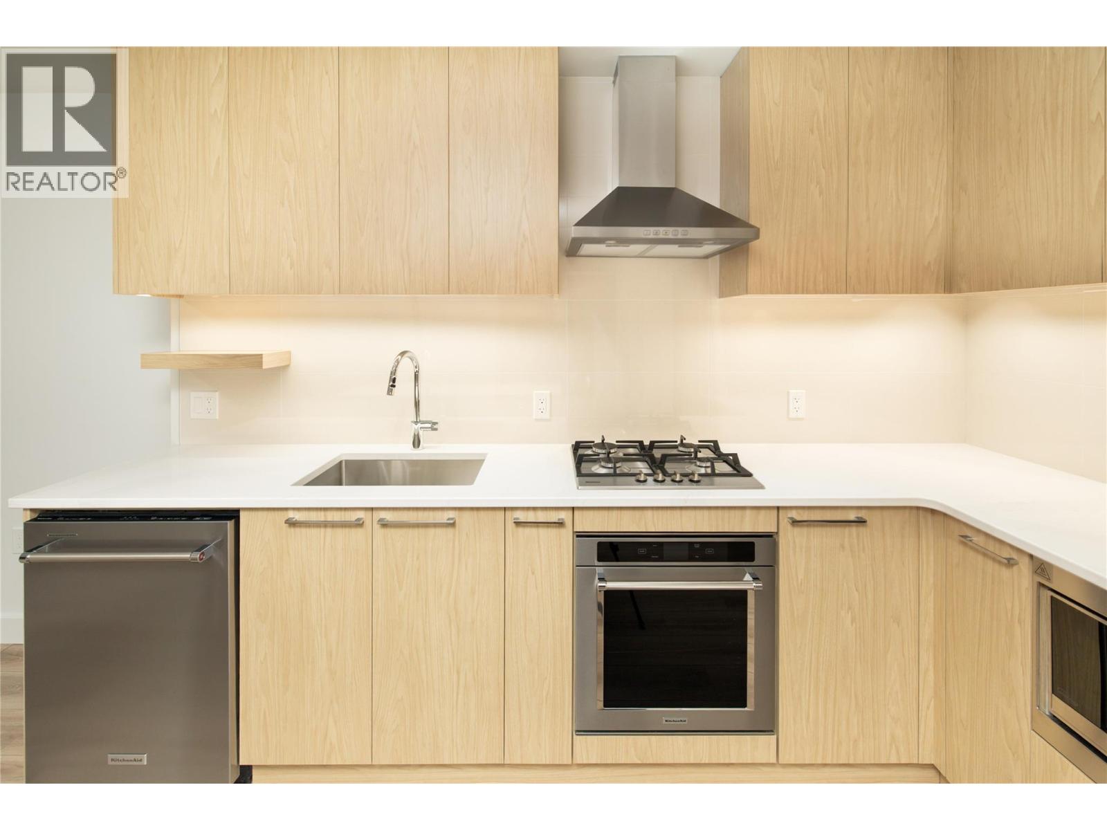 3051 Abbott Street Unit# 206