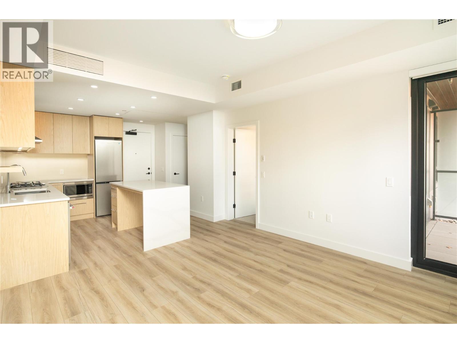 3051 Abbott Street Unit# 206