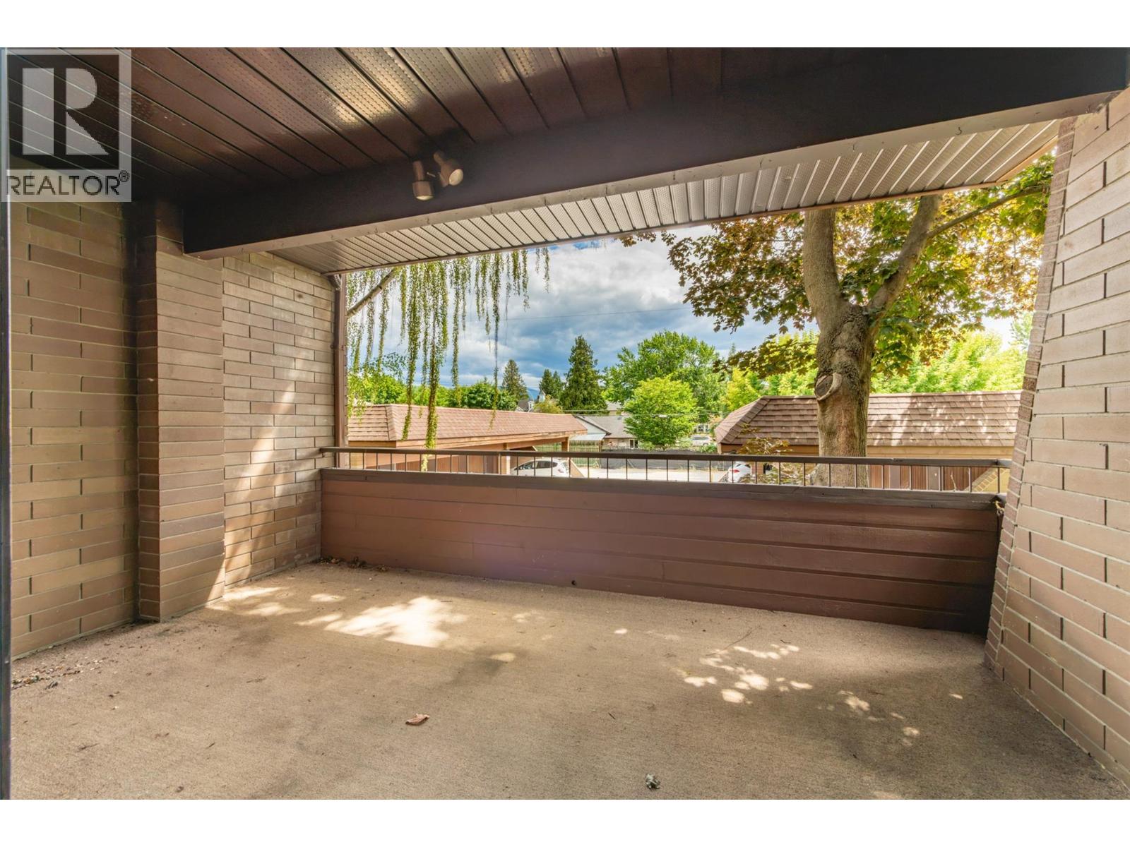 983 Bernard Avenue Unit# 206
