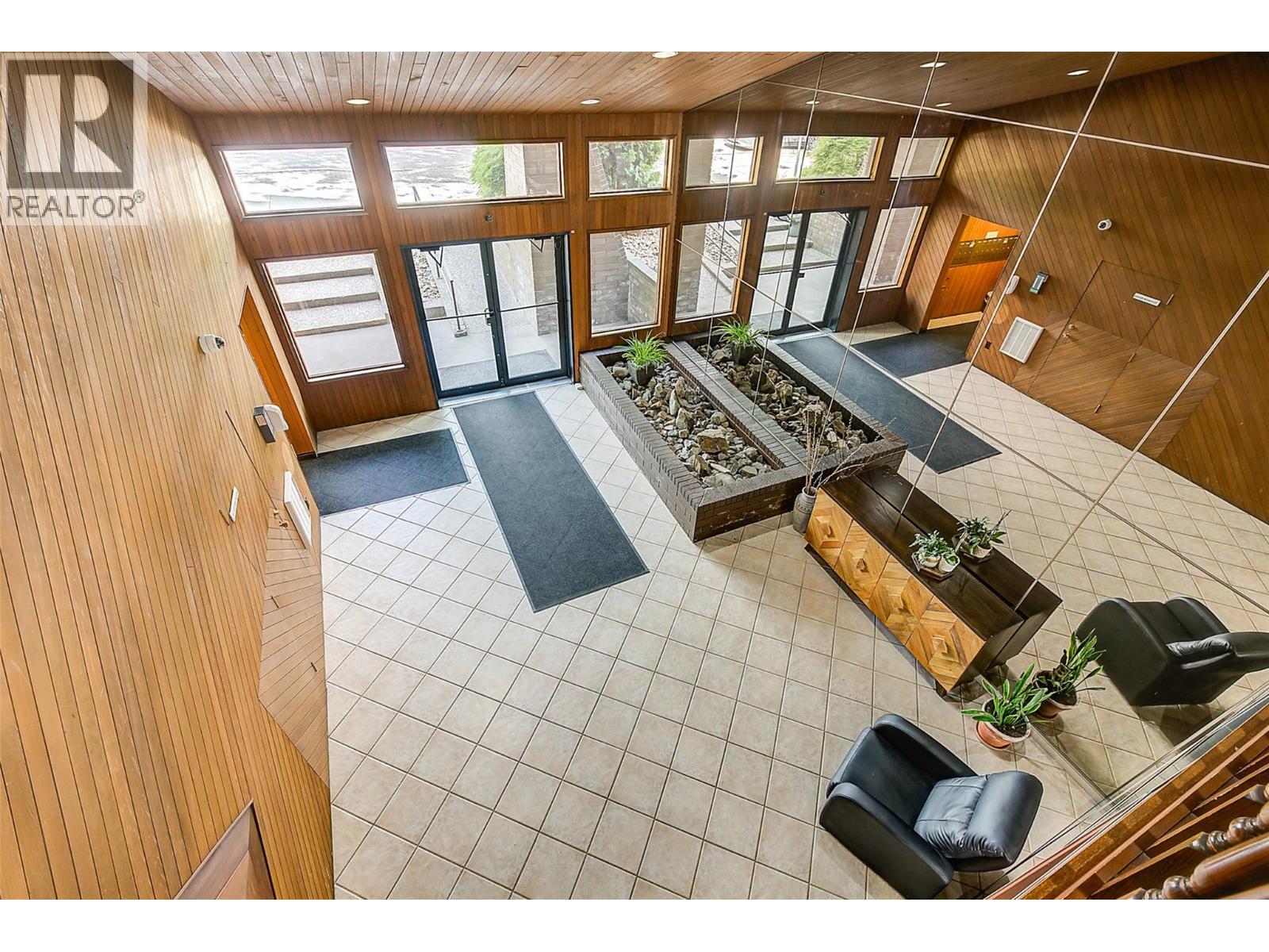 983 Bernard Avenue Unit# 206