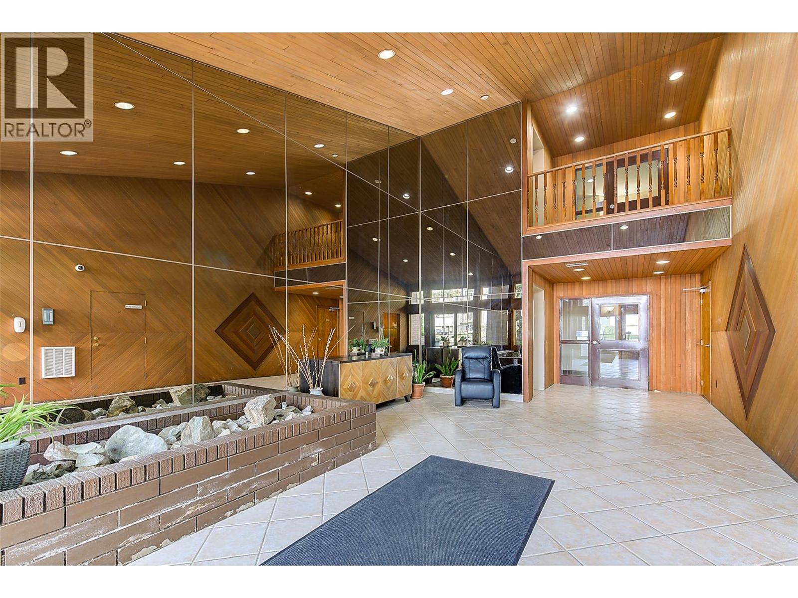 983 Bernard Avenue Unit# 206