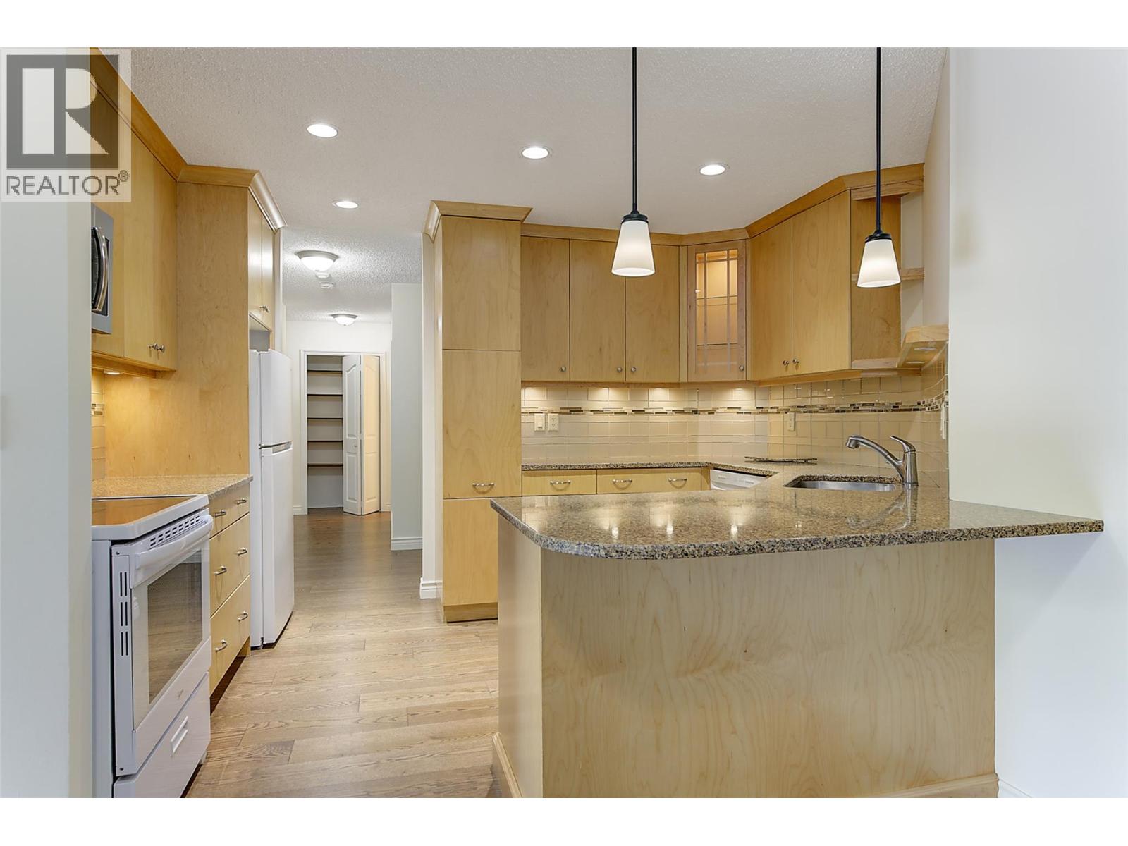 983 Bernard Avenue Unit# 206