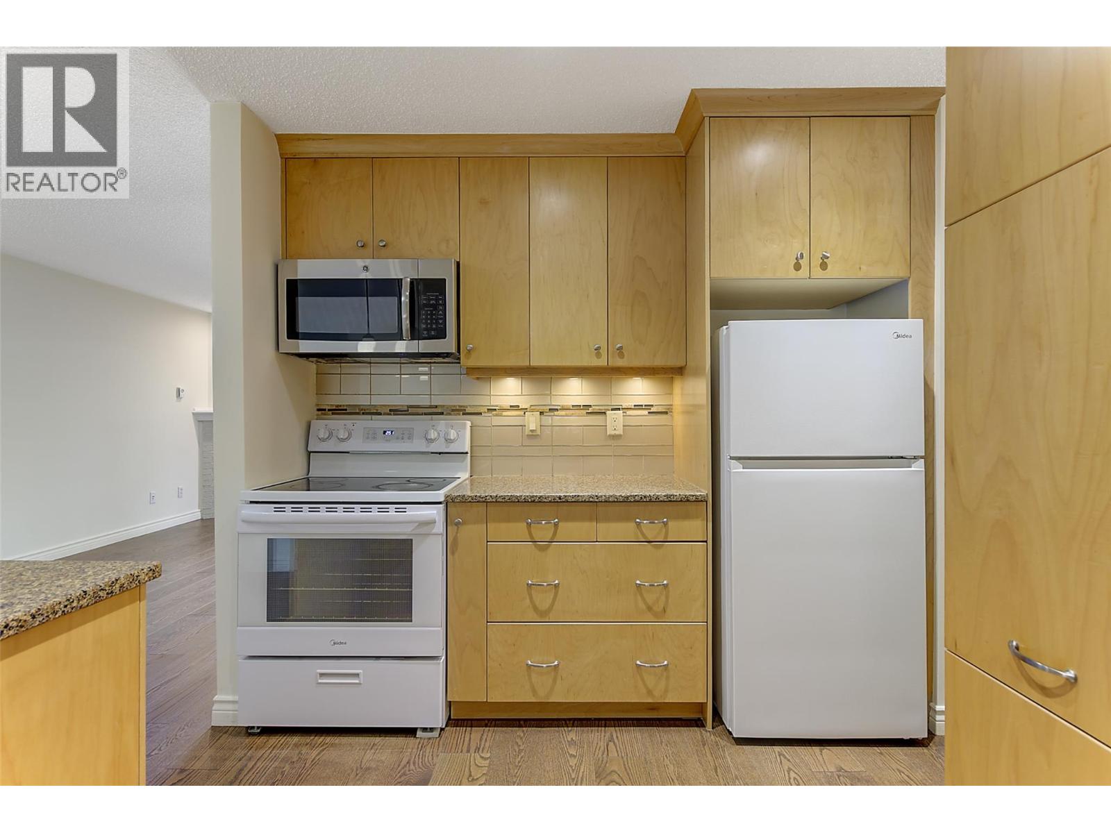 983 Bernard Avenue Unit# 206