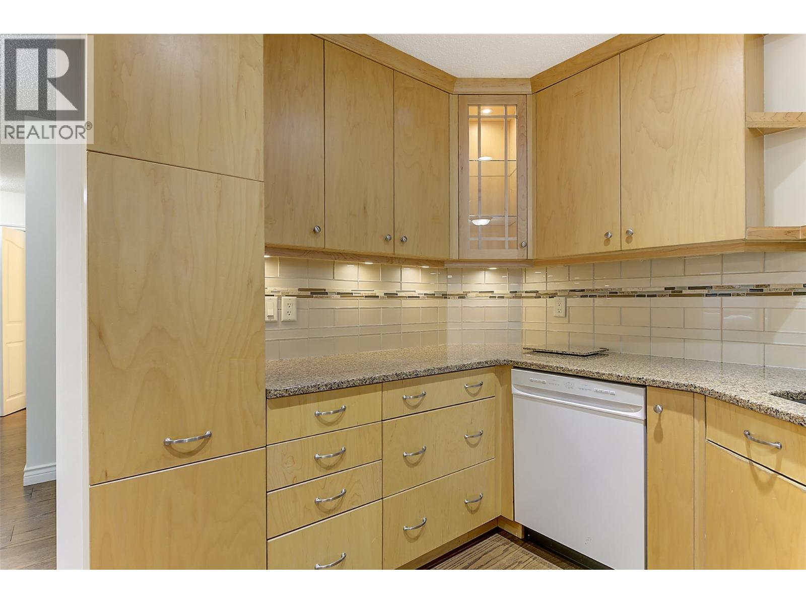 983 Bernard Avenue Unit# 206