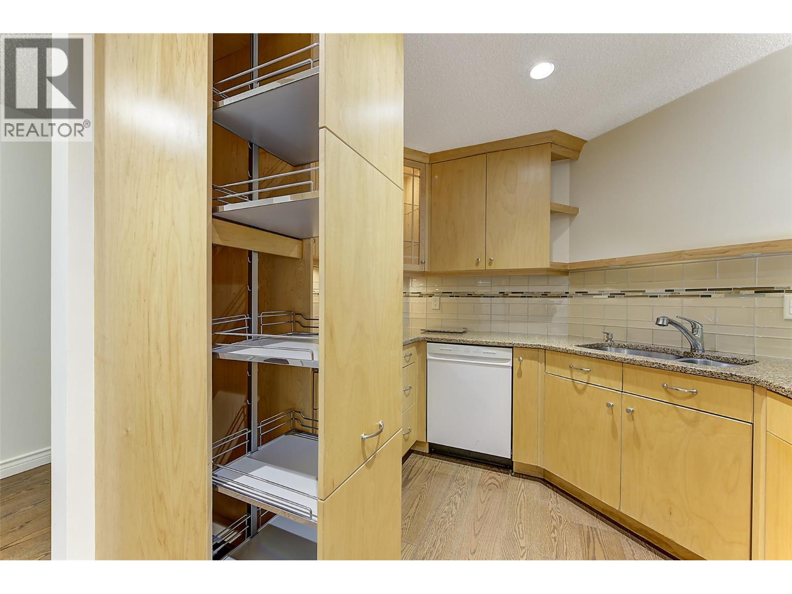 983 Bernard Avenue Unit# 206