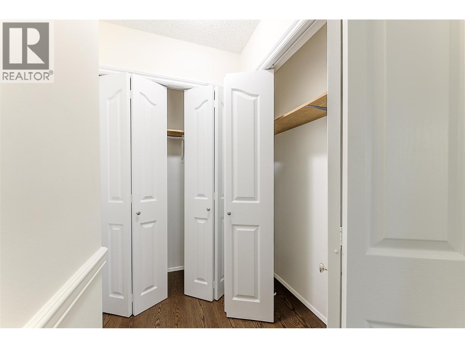 983 Bernard Avenue Unit# 206