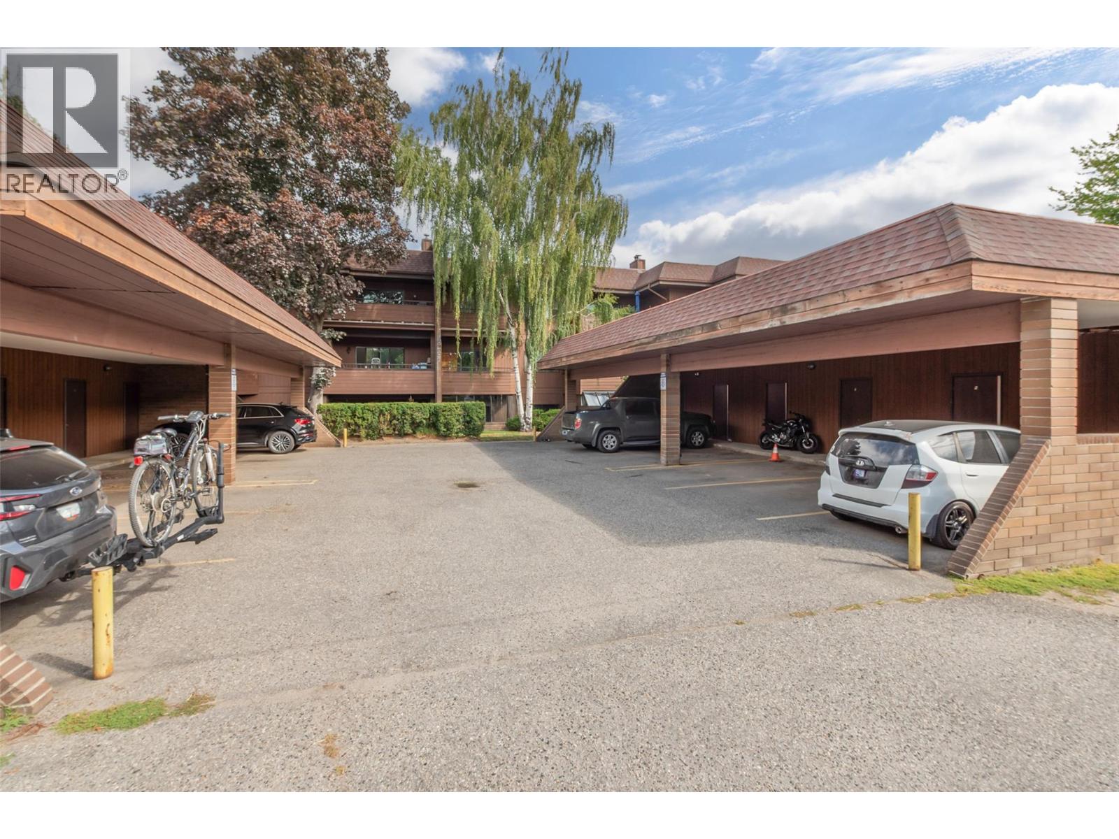 983 Bernard Avenue Unit# 206