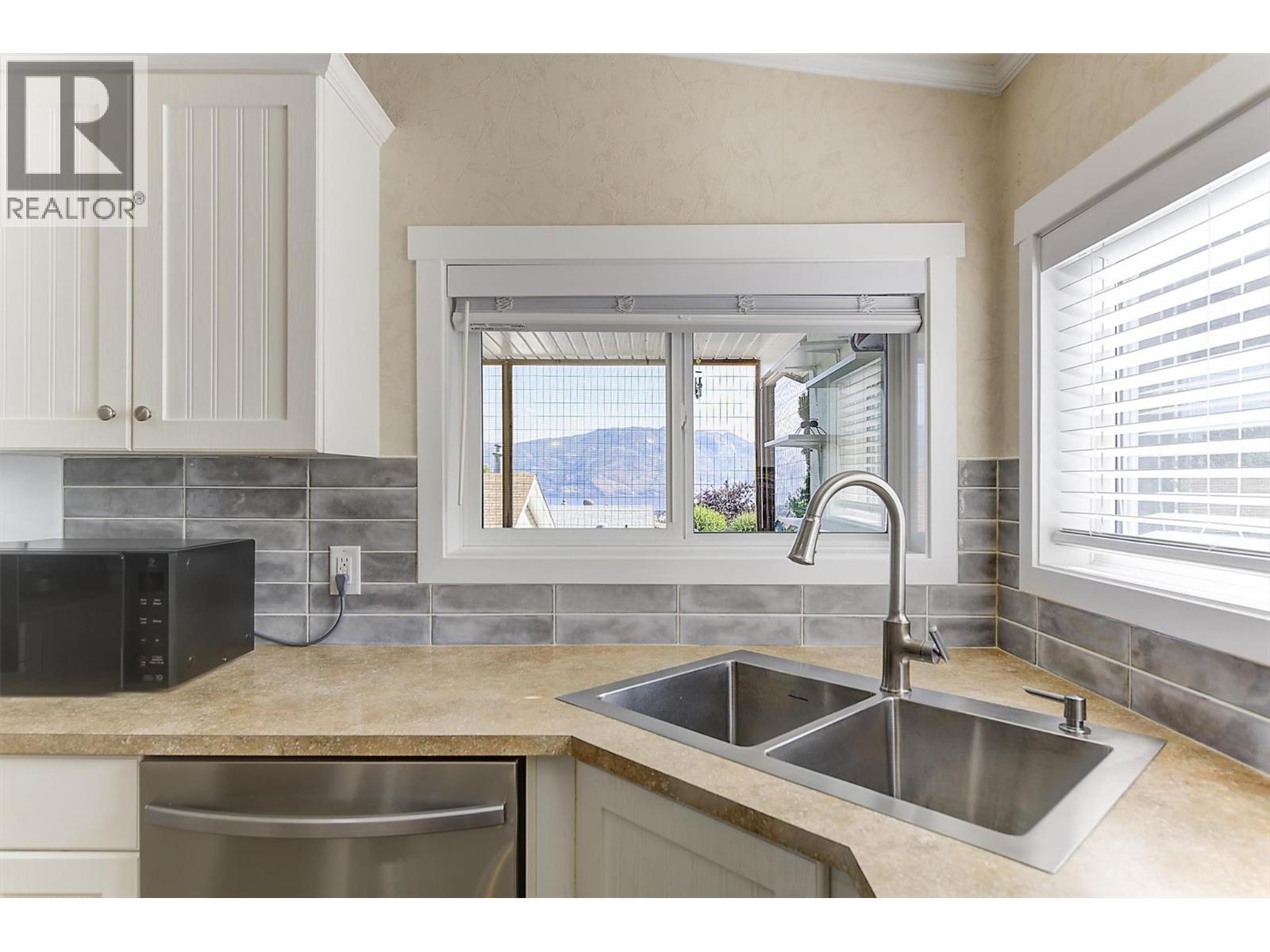 2440 Old Okanagan Highway Unit# 1304