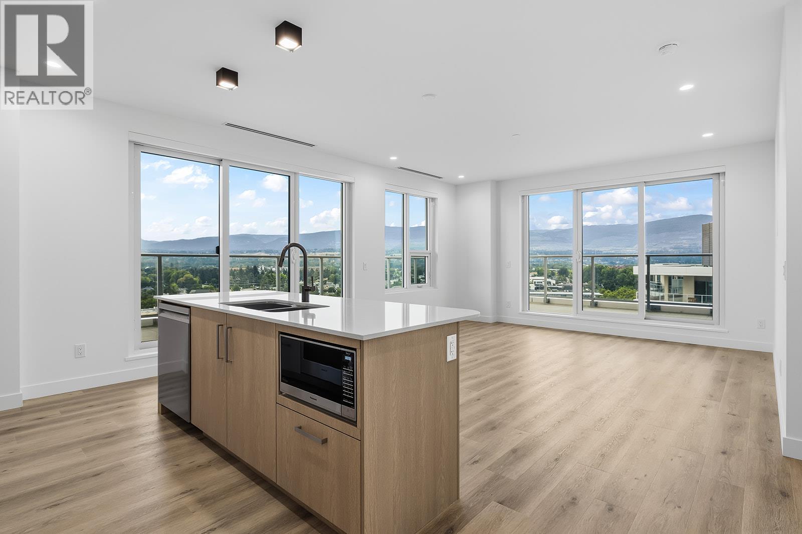 3300 Lakeshore Drive Unit# 1101