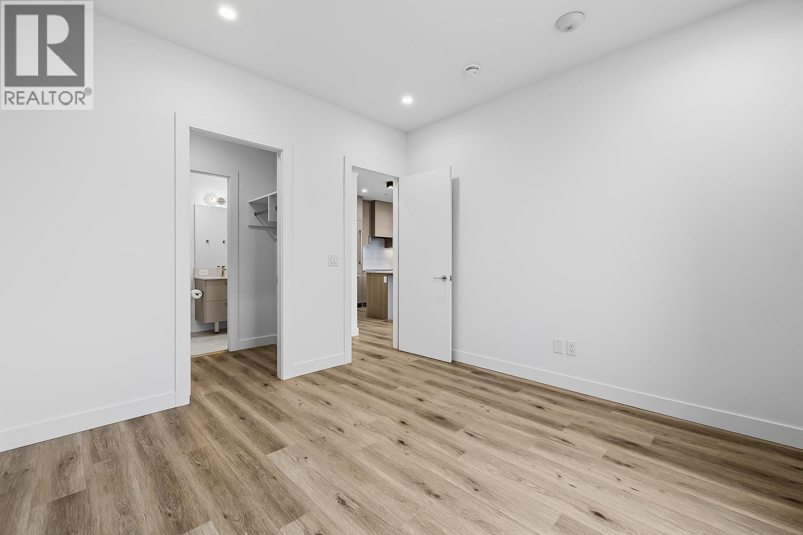 3300 Lakeshore Drive Unit# 1101