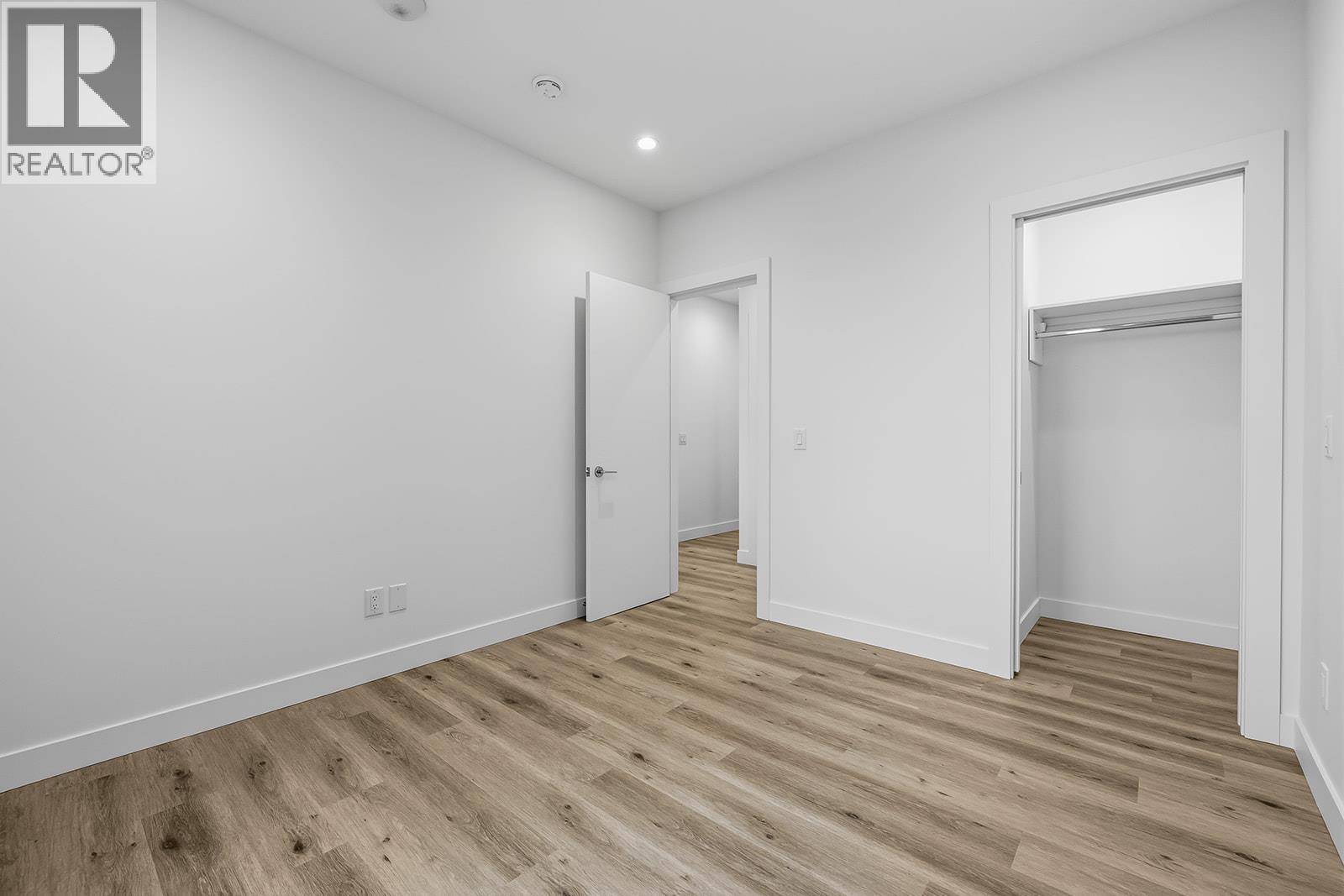 3300 Lakeshore Drive Unit# 1101