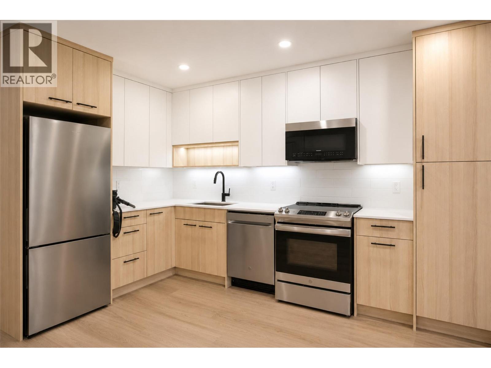 1380 Pridham Avenue Unit# 409