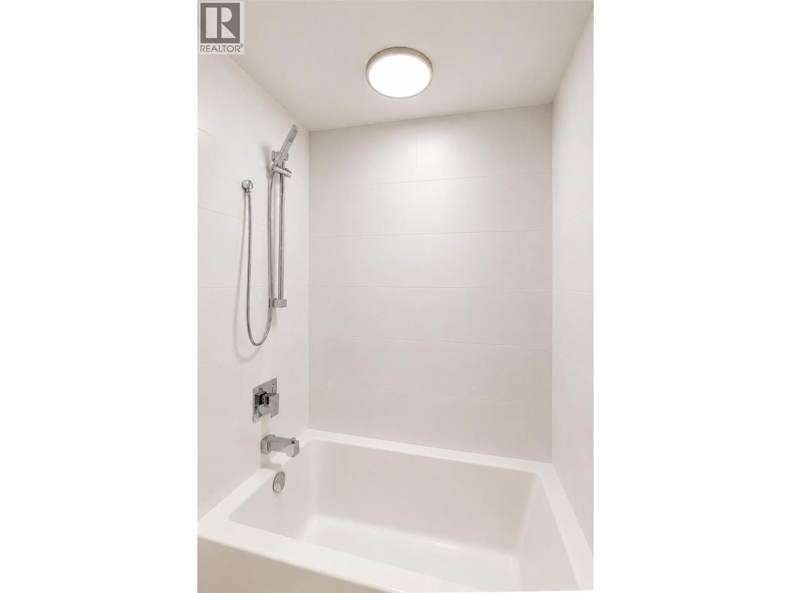 1380 Pridham Avenue Unit# 201