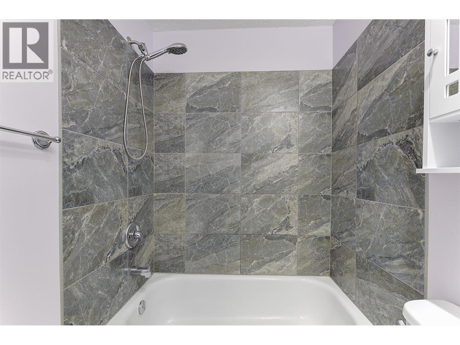 625 Rowcliffe Avenue Unit# 101
