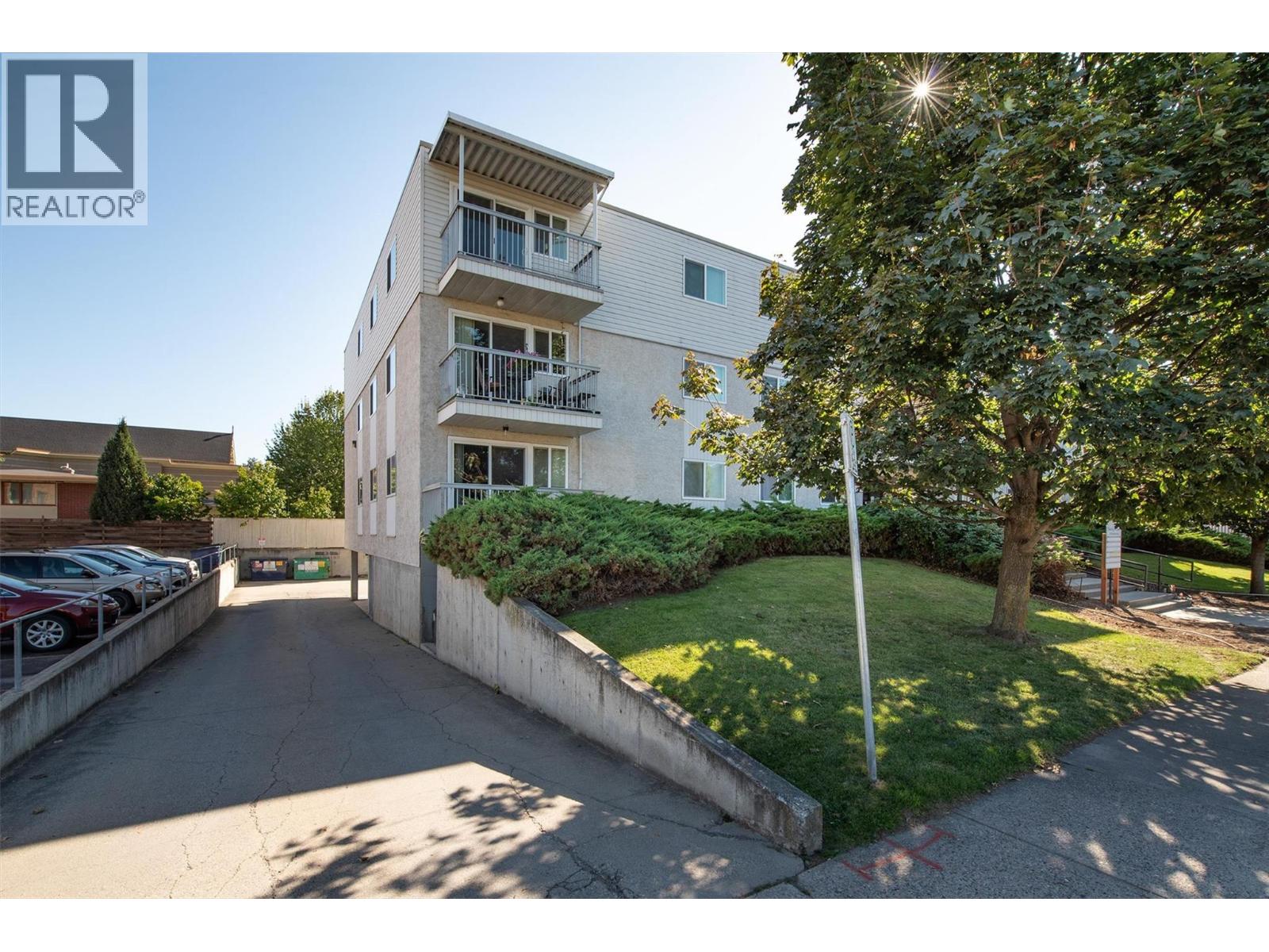 625 Rowcliffe Avenue Unit# 101