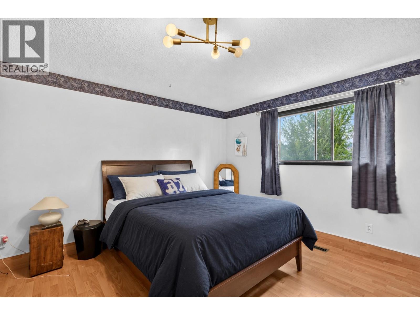 1387 Gordon Drive