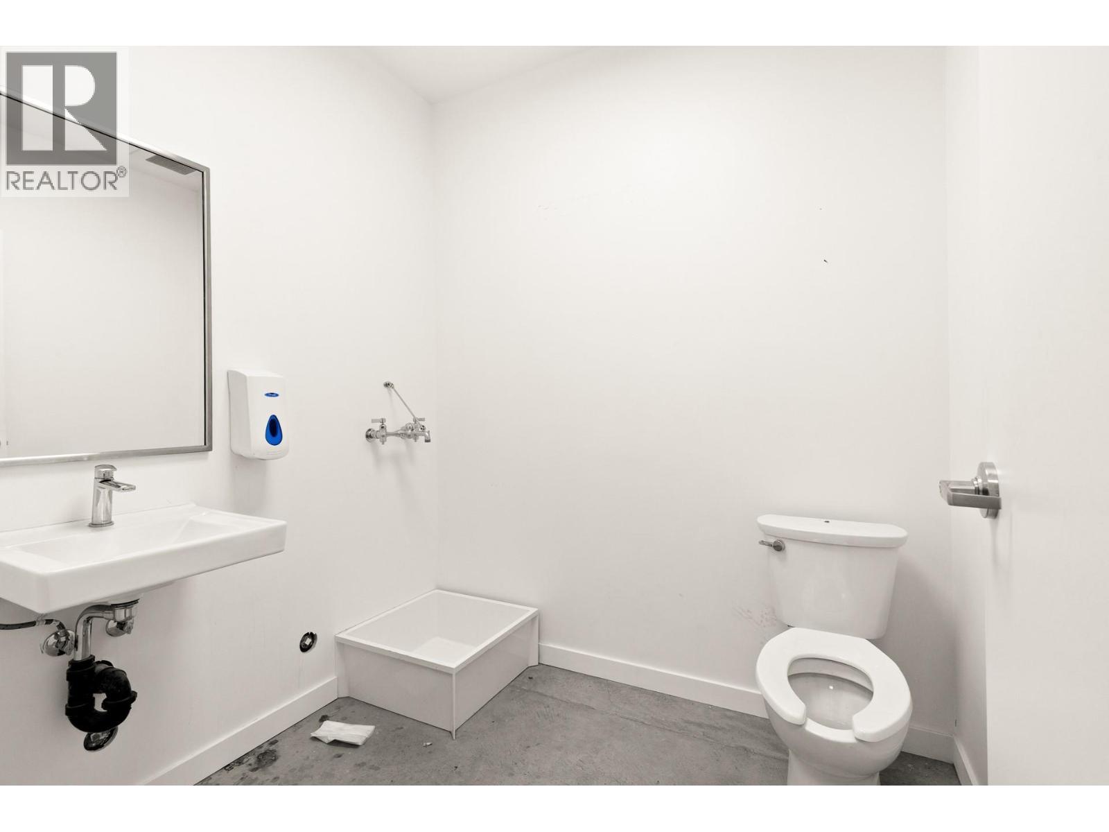 880 Clement Avenue Unit# 205