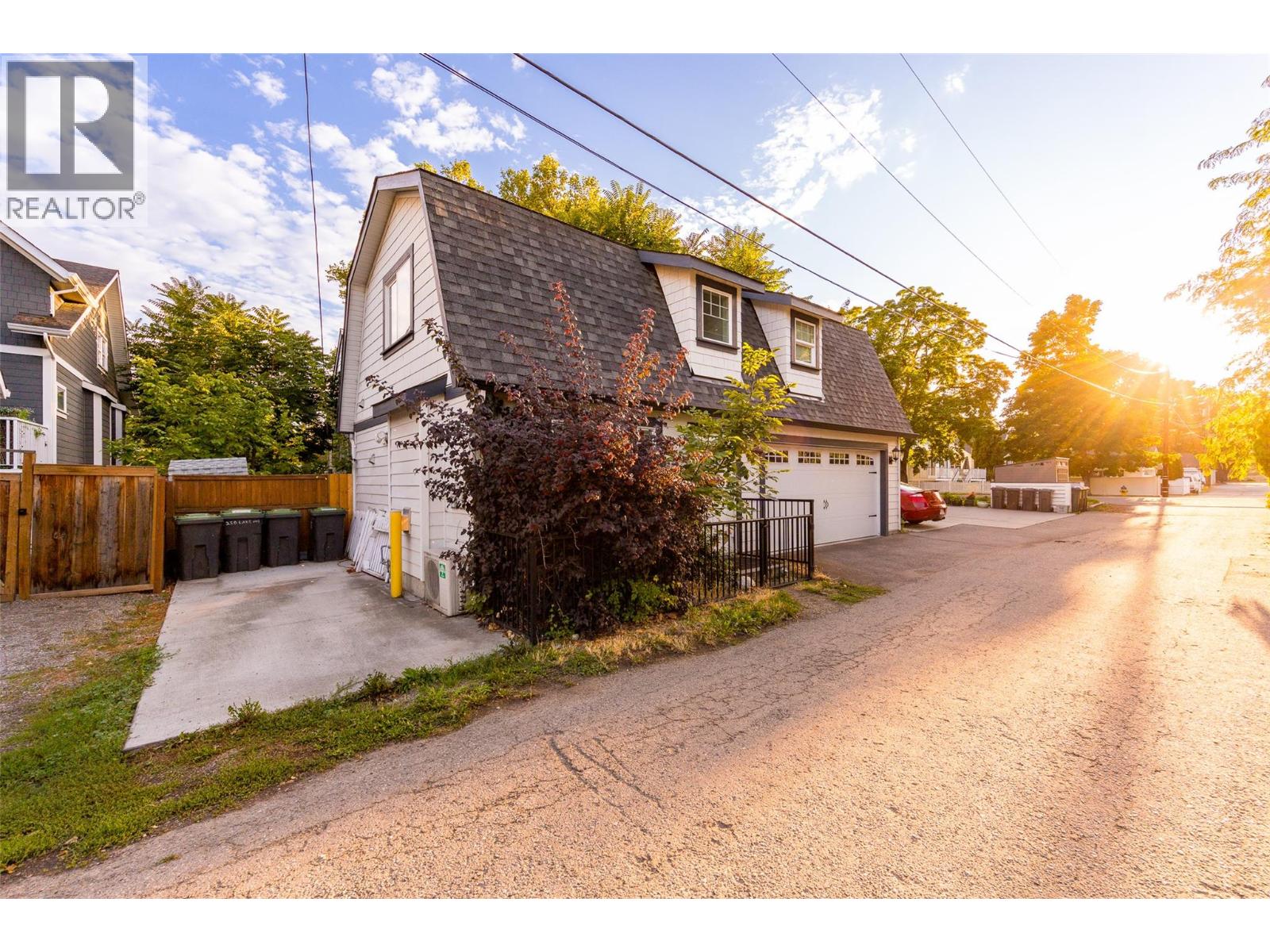 260 Lake Avenue
