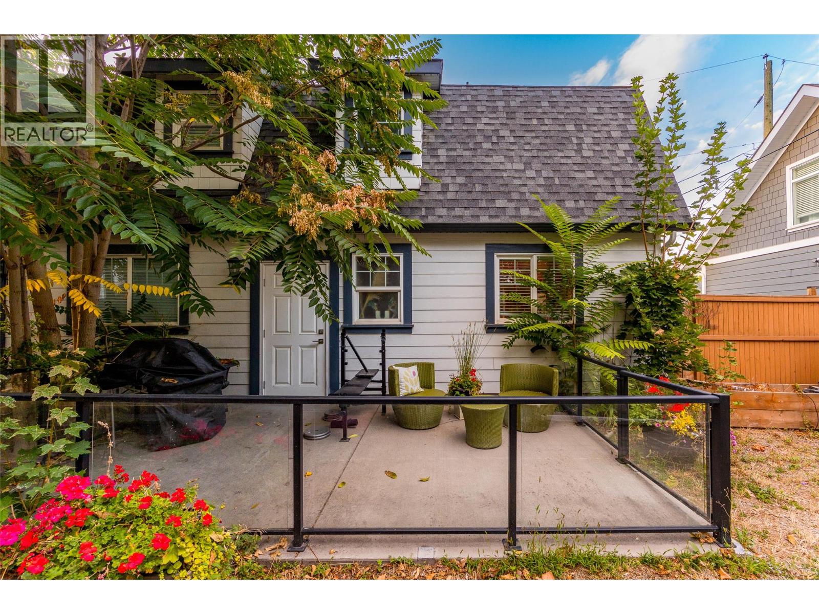 260 Lake Avenue