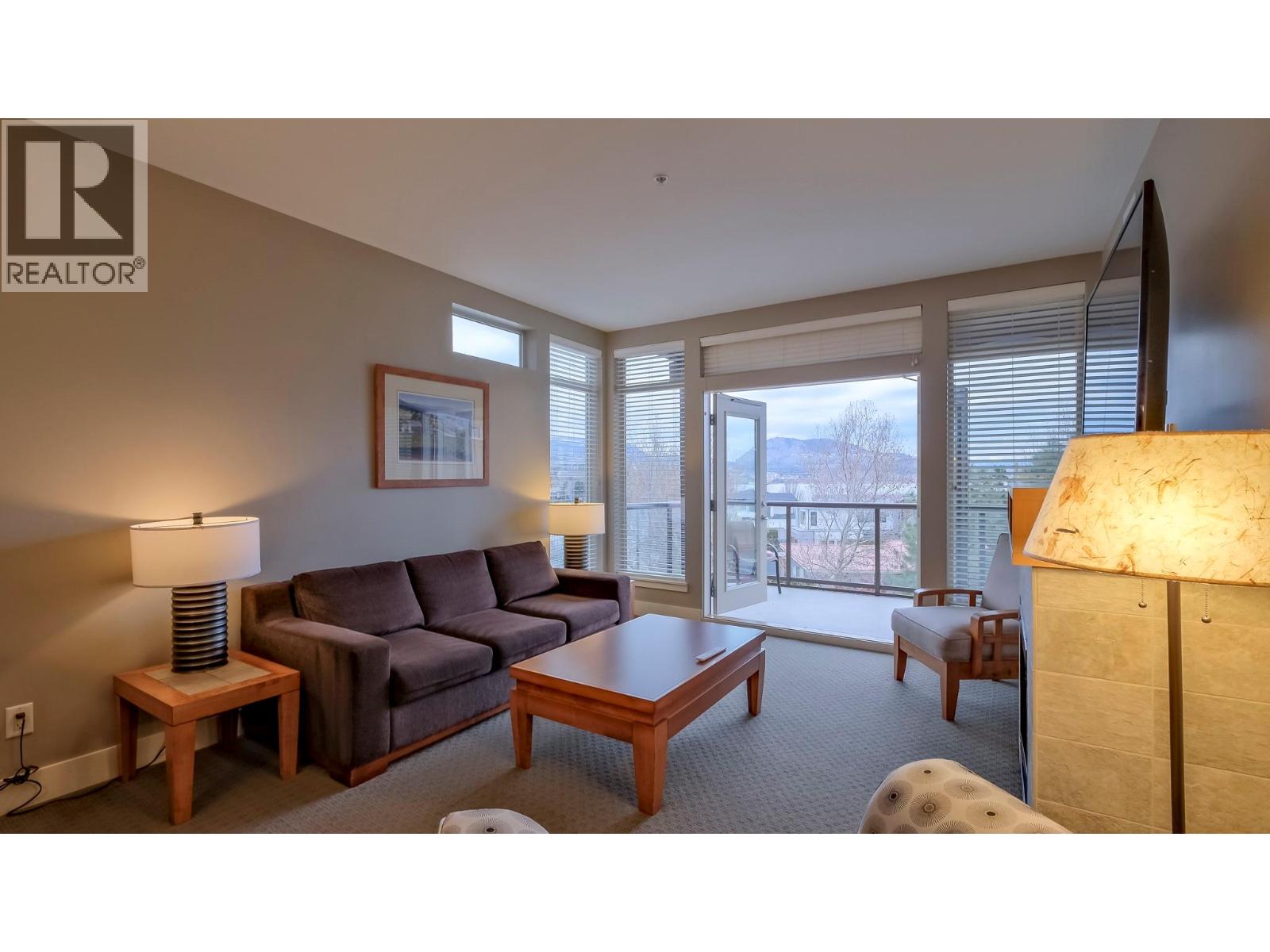 4205 Gellatly Road Unit# 304
