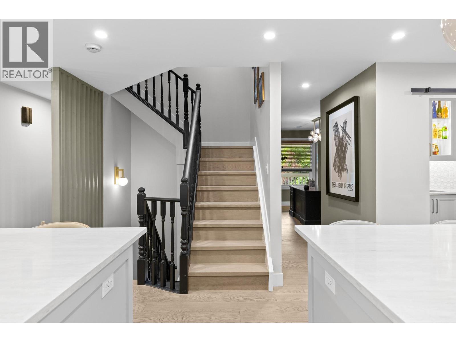 7654 Falconridge Crescent