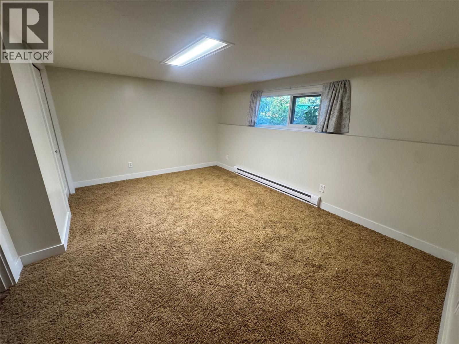 7654 Falconridge Crescent