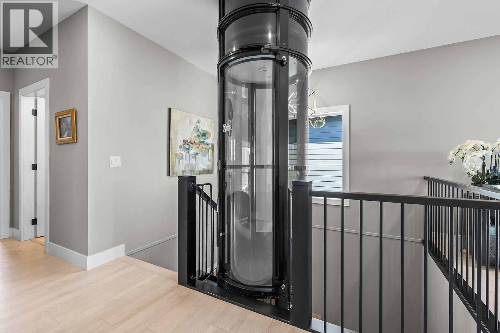 3352 Hawks Crescent