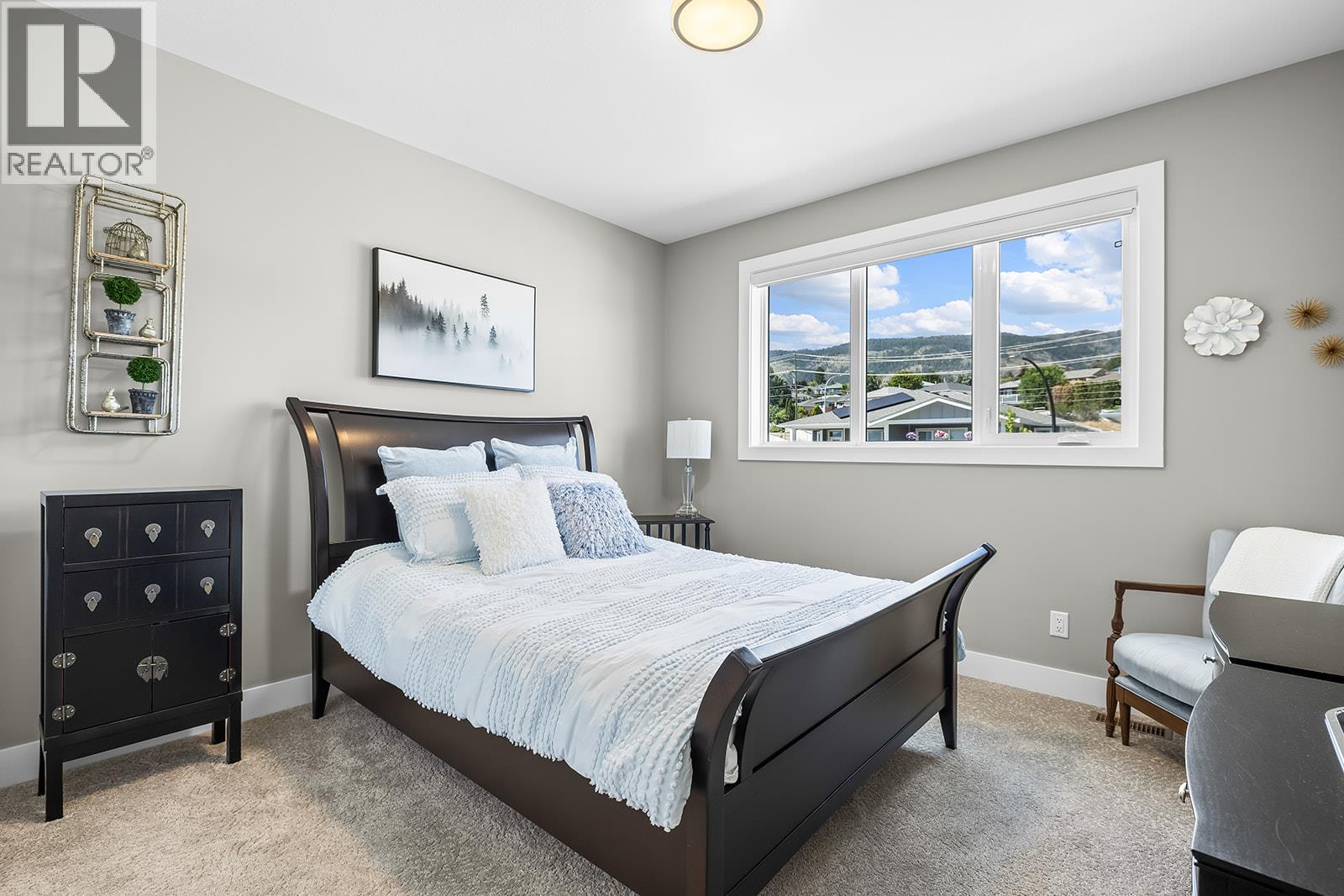 3352 Hawks Crescent